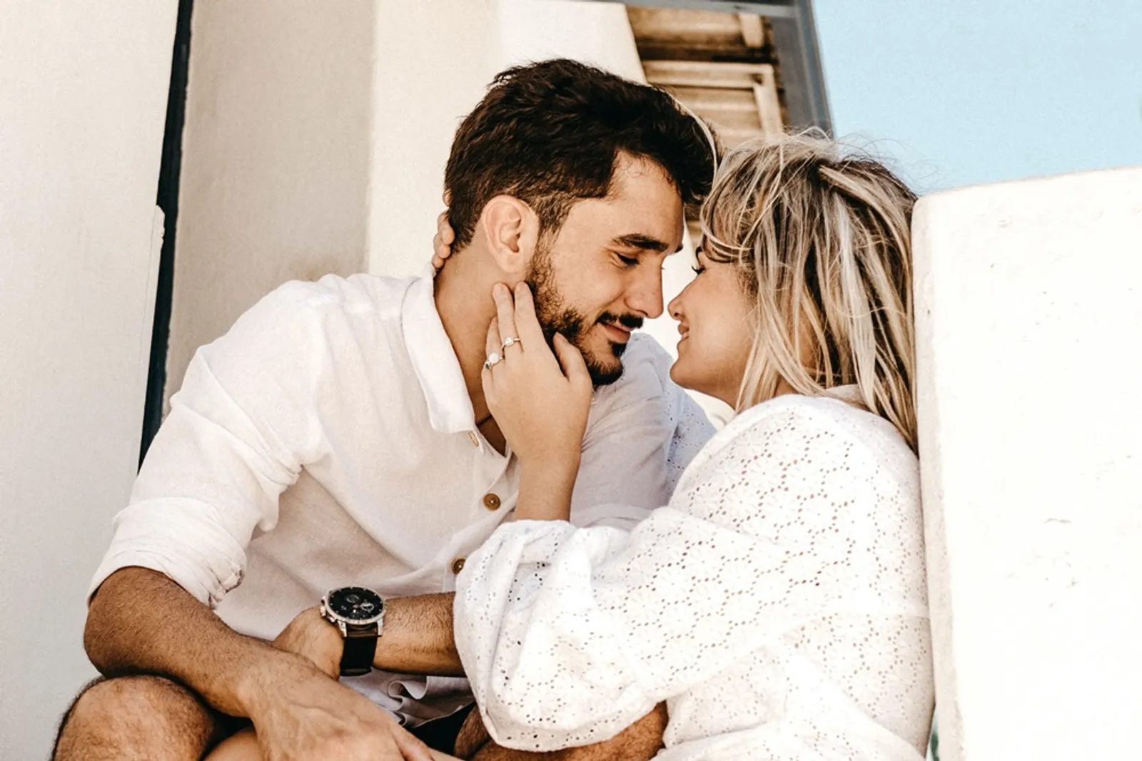 6 Cara Mengatasi Perbedaan Bahasa Cinta dengan Pasangan