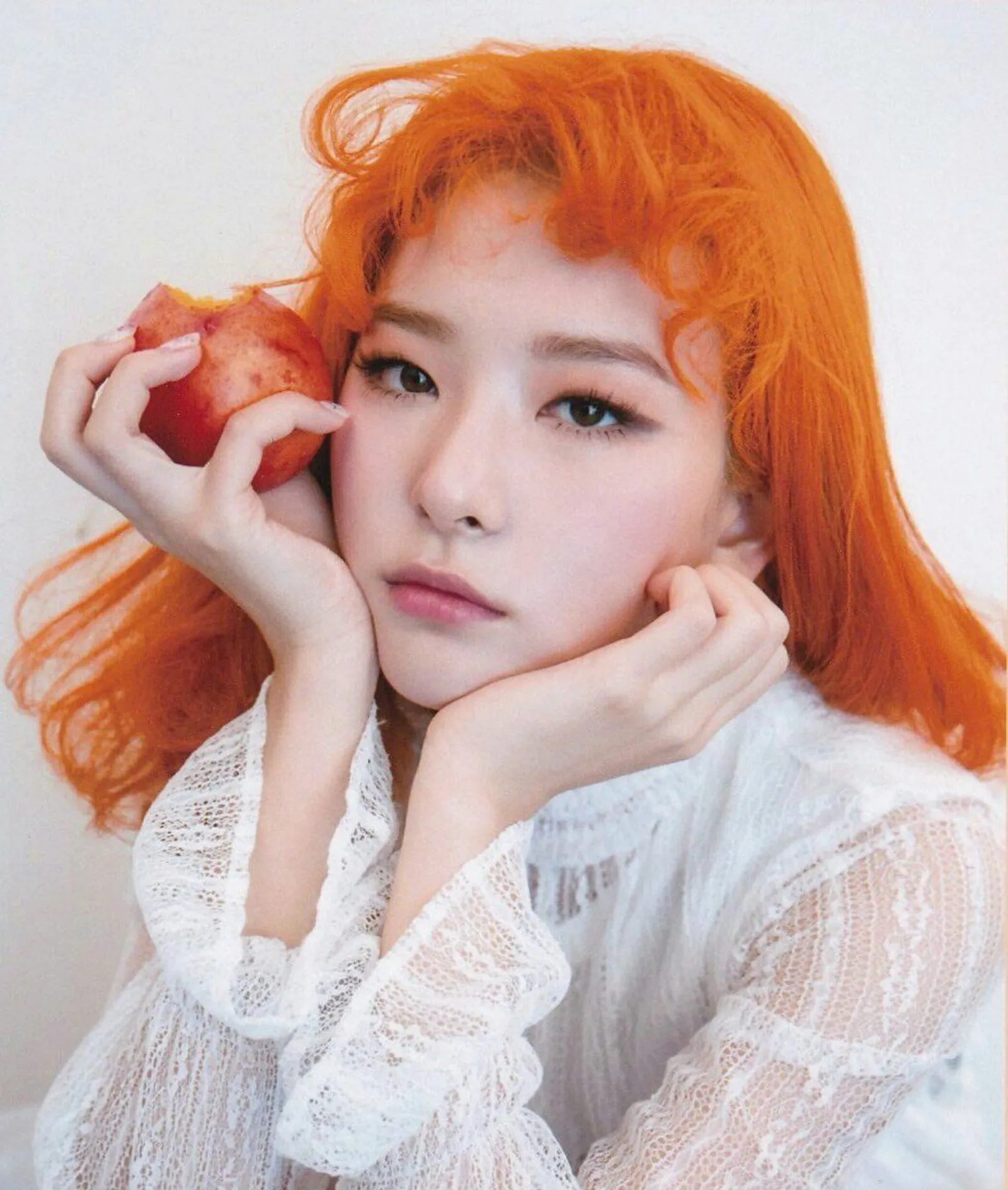 6 Idol Perempuan Tampil Spektakuler dengan Rambut Orange