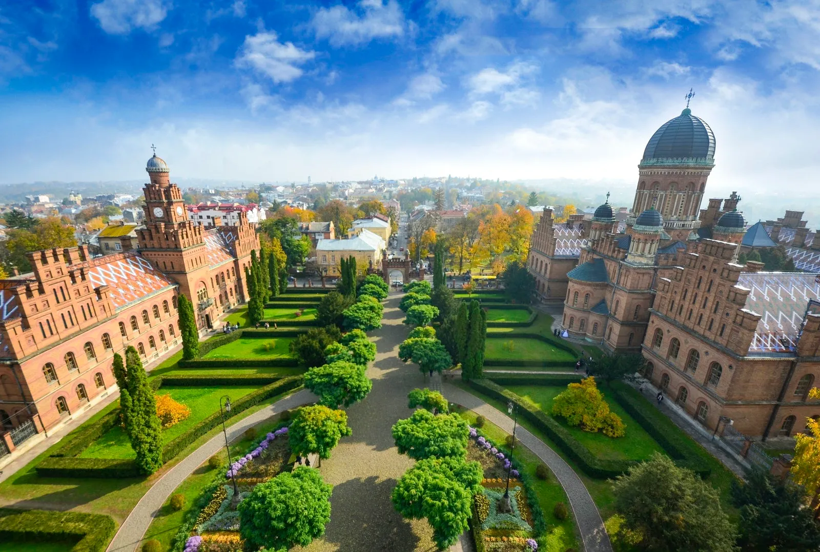 Menyimpan Banyak Sejarah, 10 Lokasi Wisata Terbaik di Ukraina
