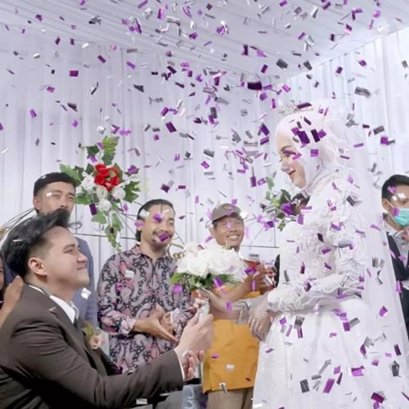 9 Potret Susi Latifah, Baby Sitter yang Dinikahi Suami Mawar 'AFI'