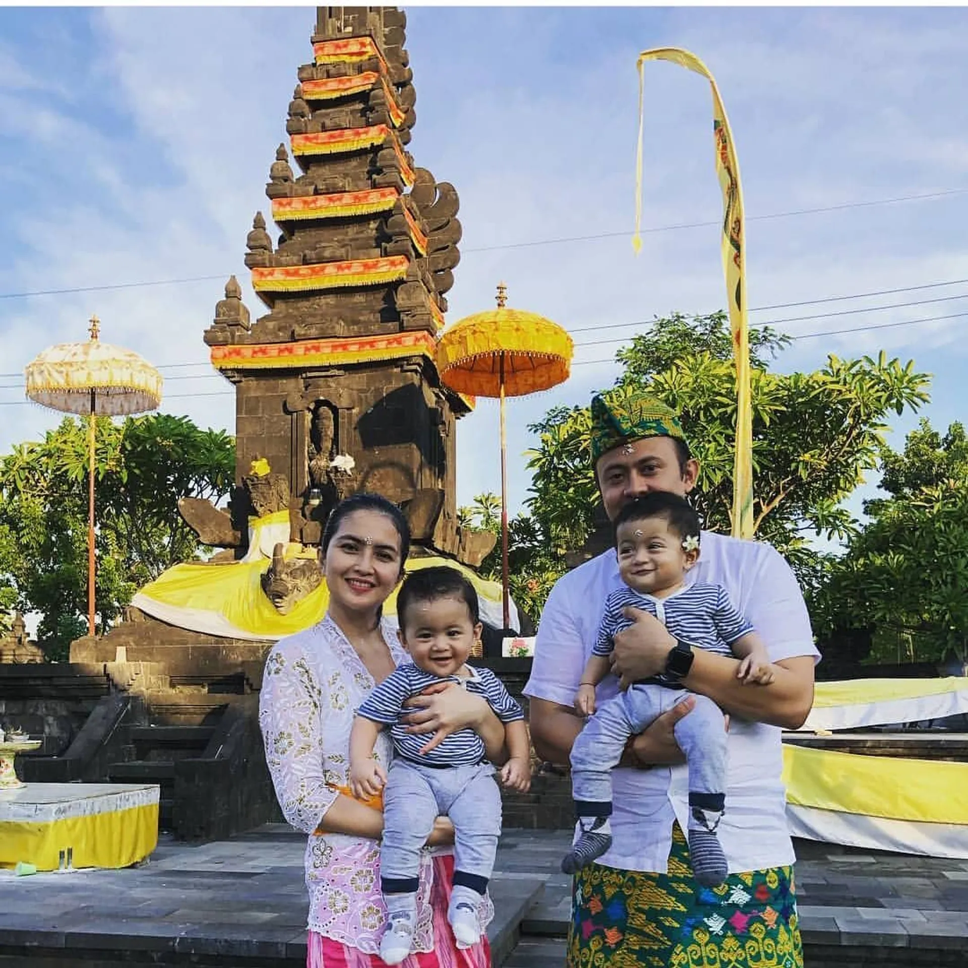 Mayoritas Orang Bali, 10 Potret Selebriti Tanah Air Rayakan Nyepi