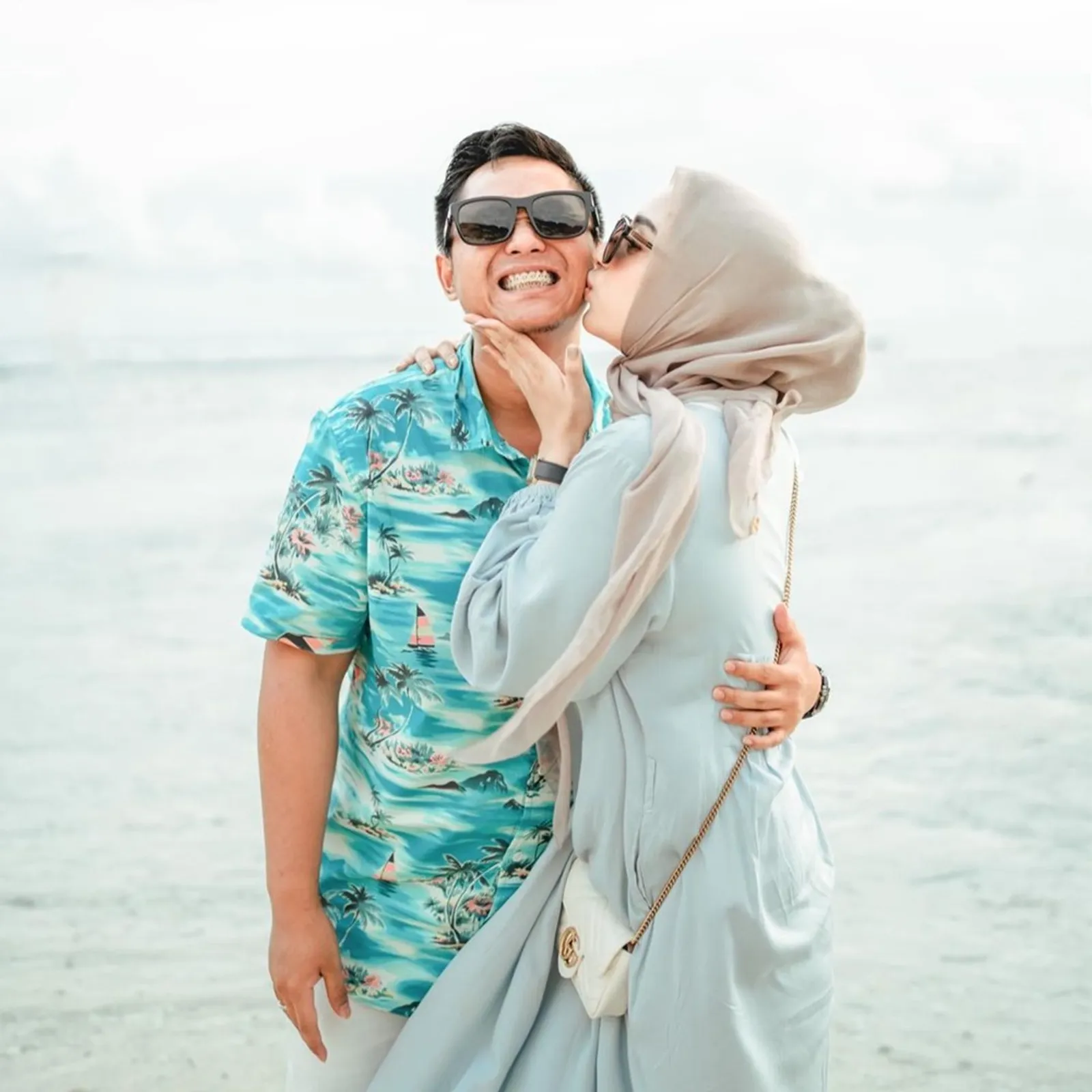 10 Potret Mesra Doni Salmanan & Istri, Diuji Saat Masih Pengantin Baru