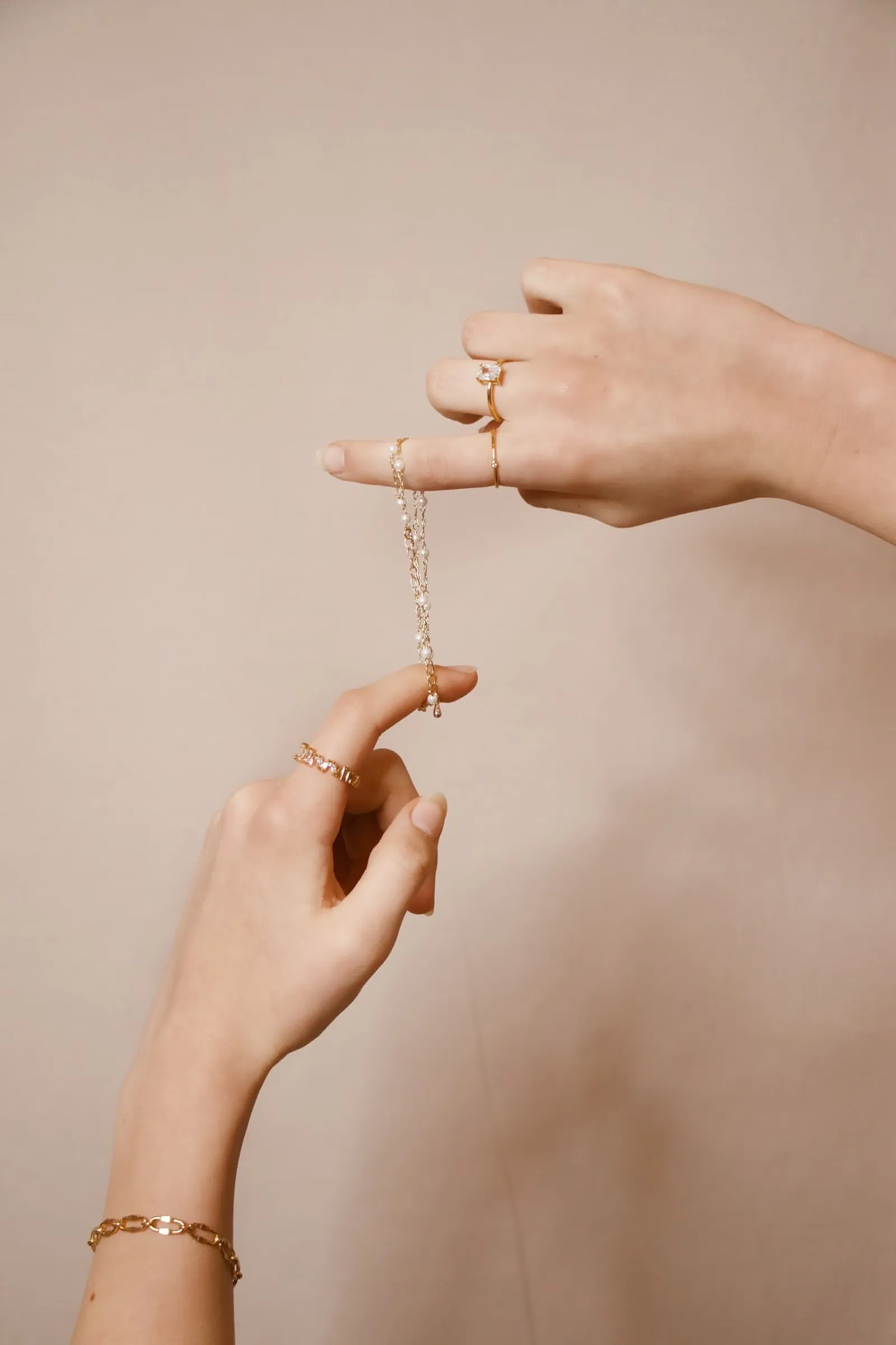 Tips & Trik Memilih Perhiasan yang Aman untuk Kulit Sensitif