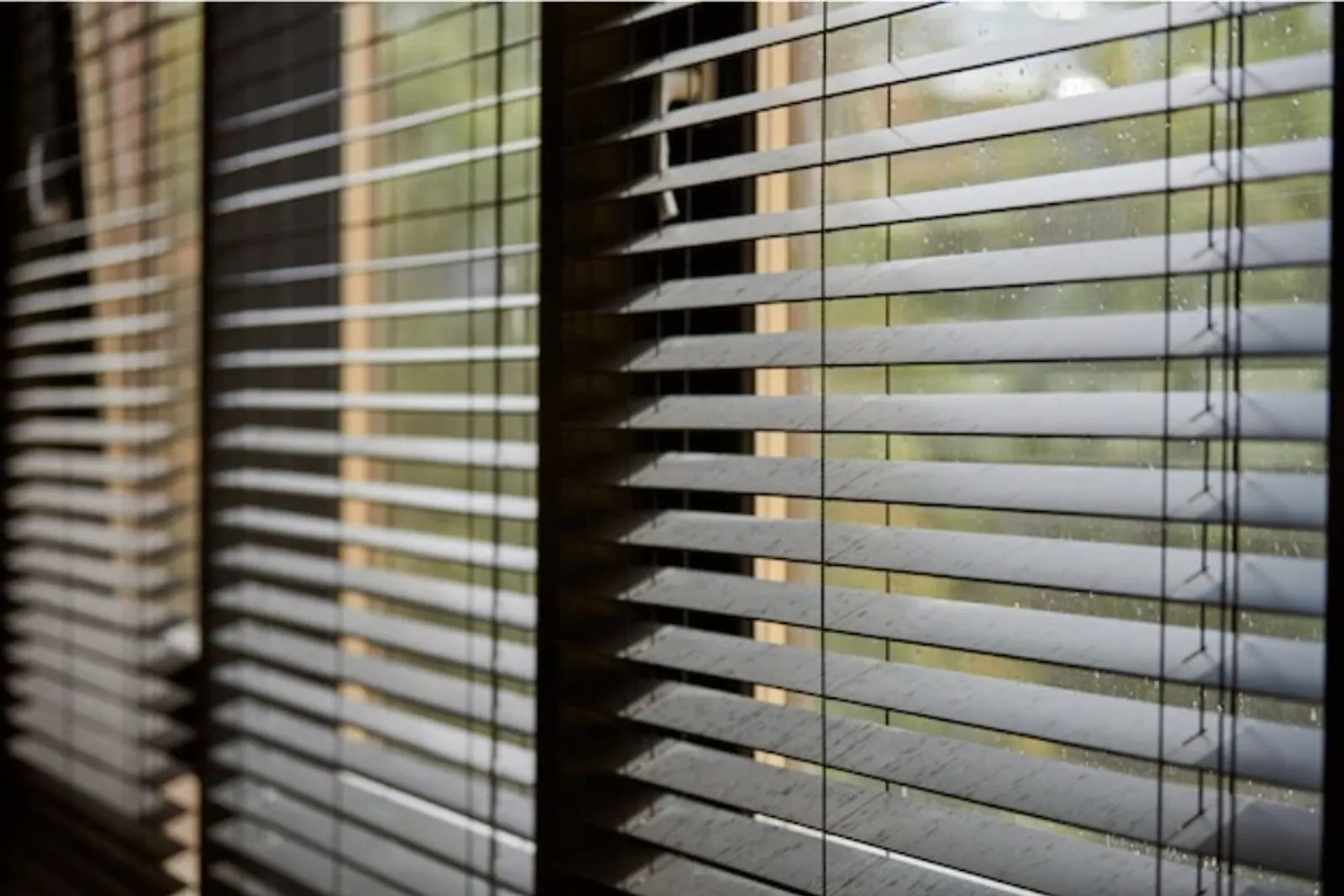 Melindungi Juga Mempercantik, Ini 9 Jenis Window Blinds untuk Rumah