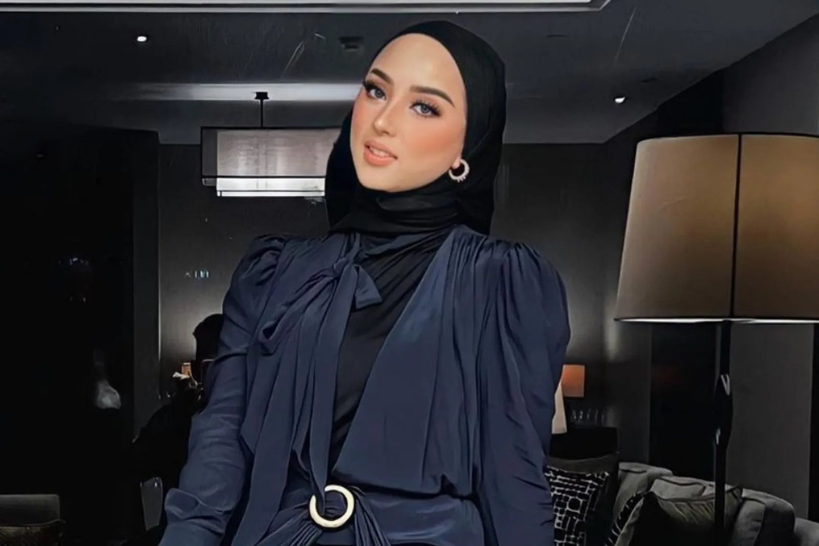 Potret Dinan Fajrina, Istri Doni Salmanan yang Curi Perhatian