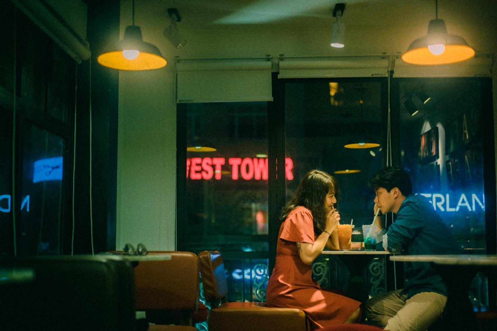 7 Tips Ajak Ngobrol Crush yang Pemalu, Supaya Obrolan Jadi Asik!