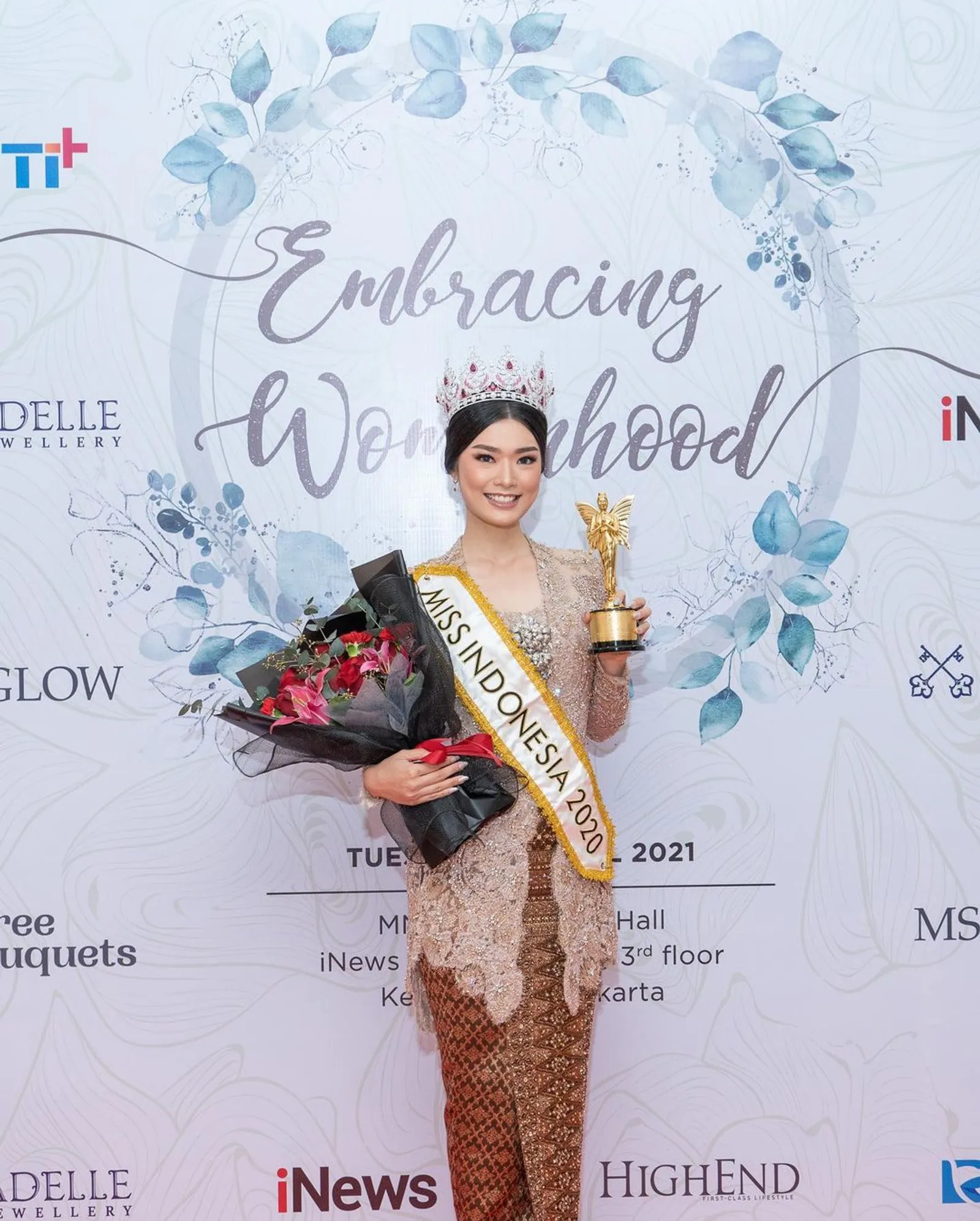 7 Gaya Carla Yules, Perwakilan Indonesia di Ajang Miss World 2021