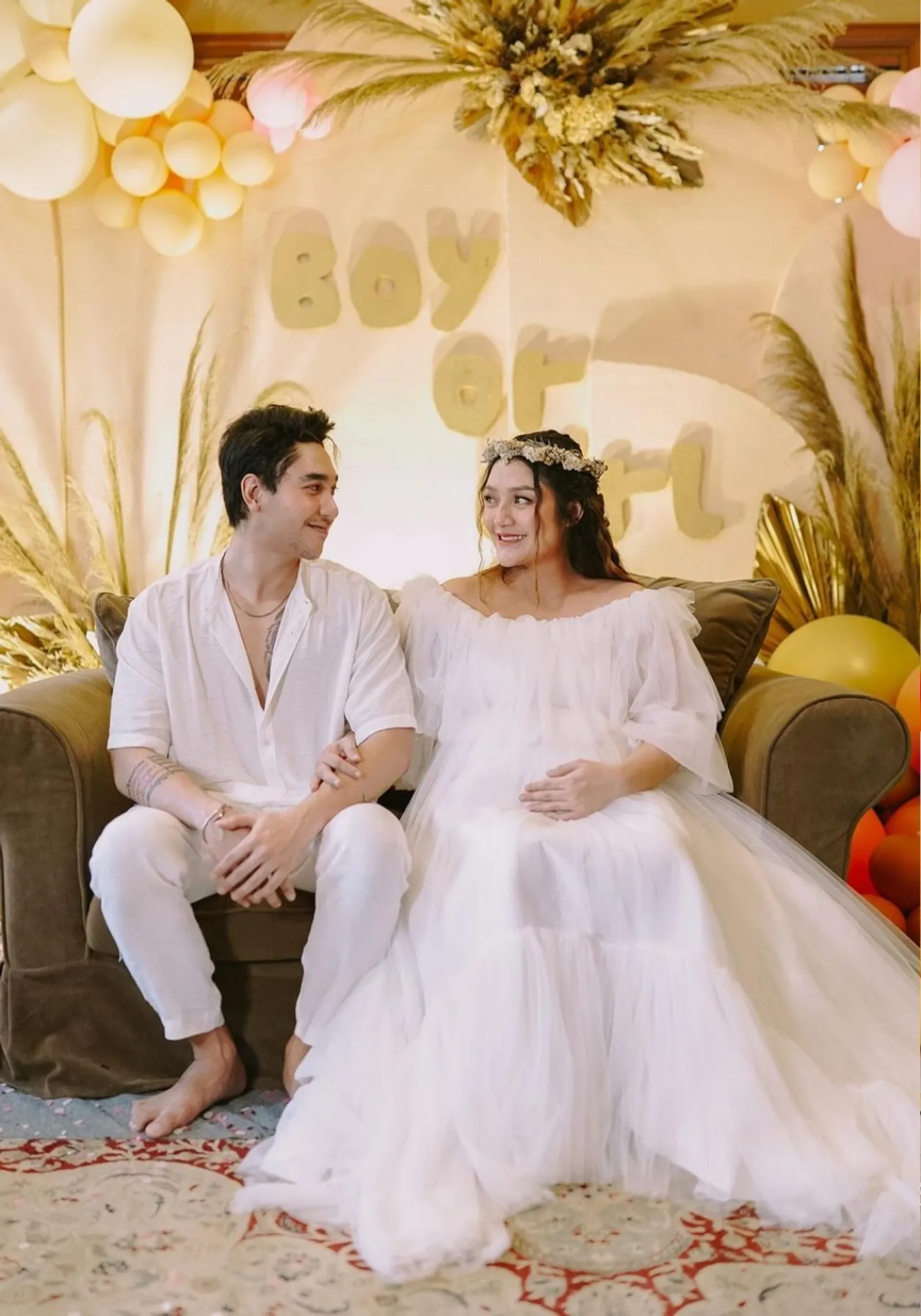 Gemas! Intip 10 Momen Gender Reveal Artis yang Unik dan Curi Perhatian