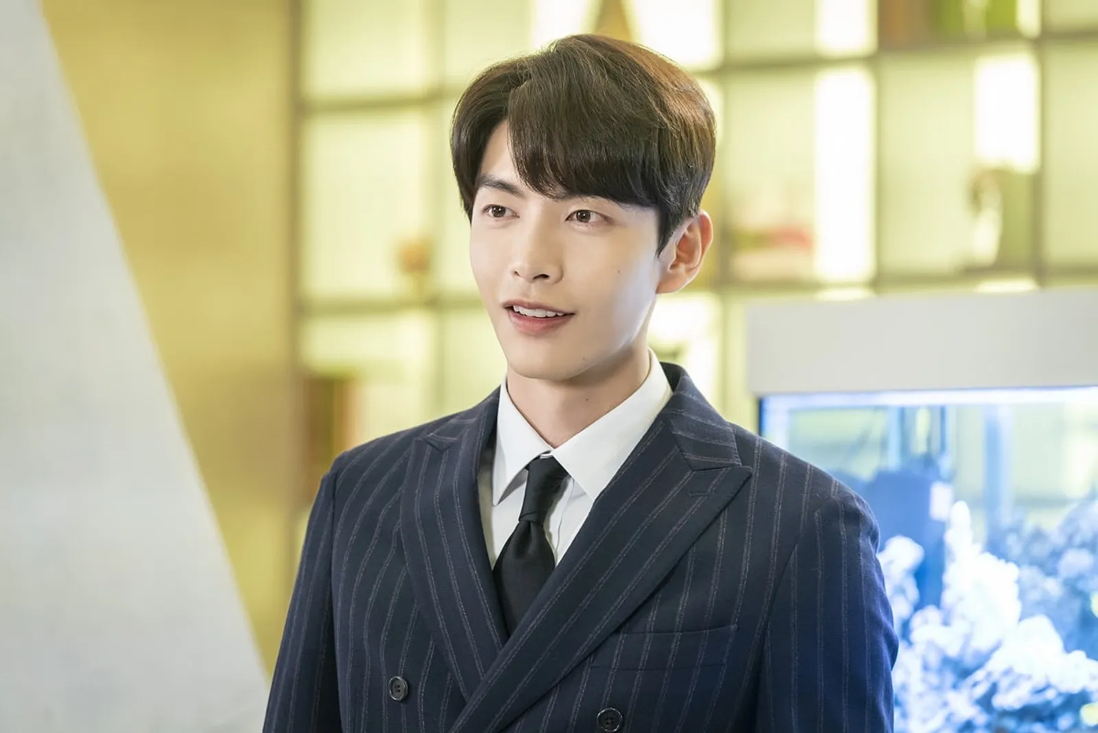 Selain Kang Tae Moo, Ini 8 Karakter CEO Paling Bucin dalam Drama Korea