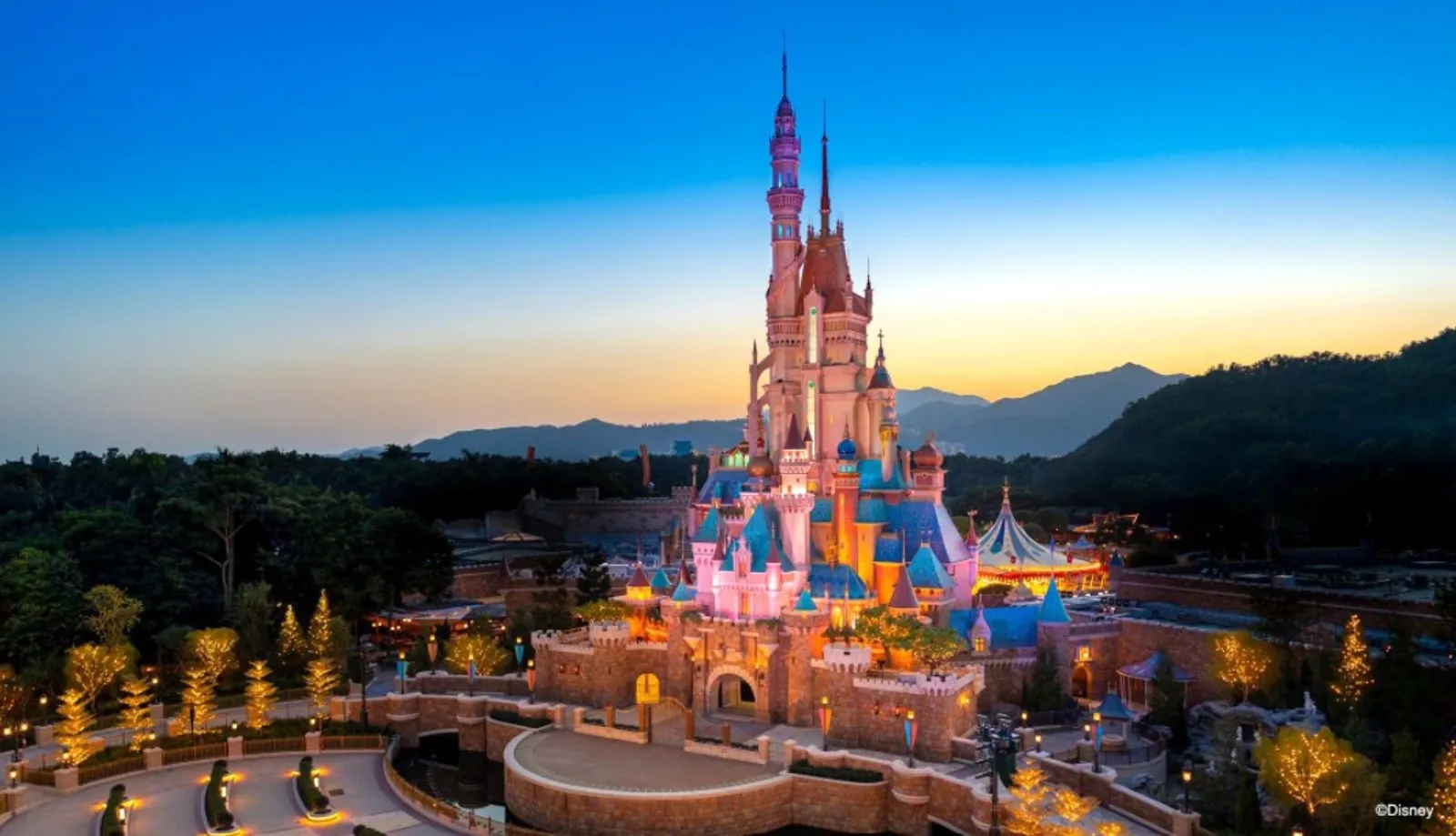 5 Fasilitas Disneyland Paling Unik di Berbagai Negara