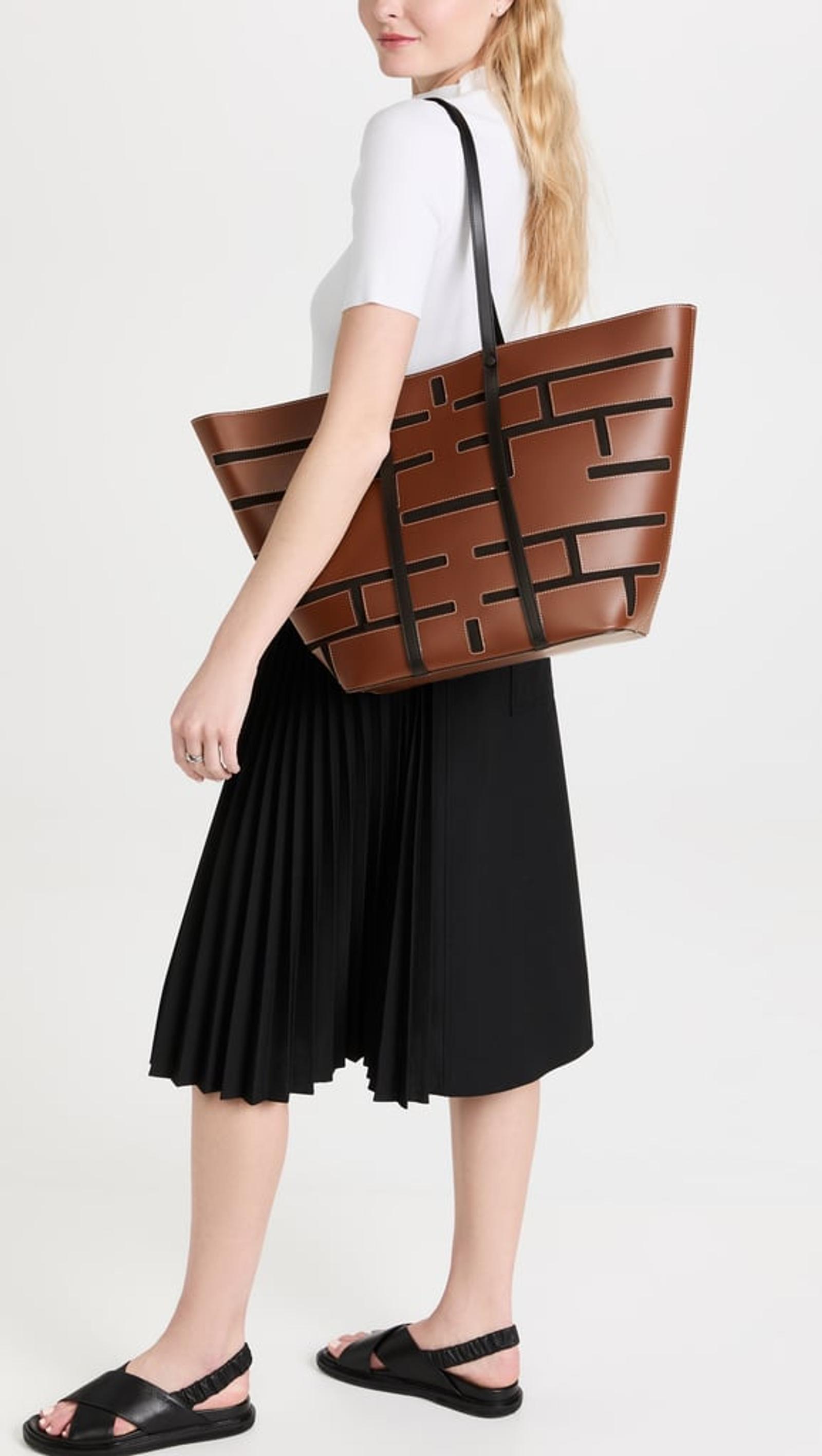 Rekomendasi Tote Bag Branded yang Chic dan Praktis