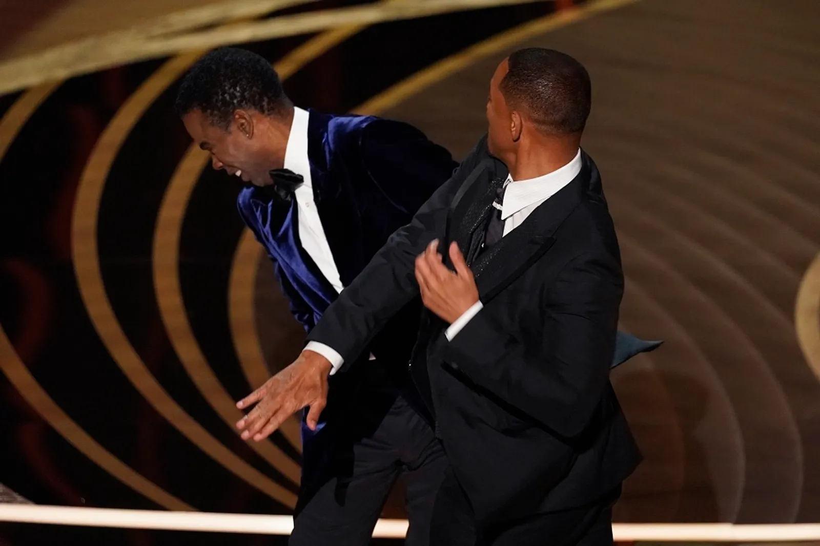 Dinilai Tidak Etis, Akankah Will Smith Kembalikan Piala Oscarnya?