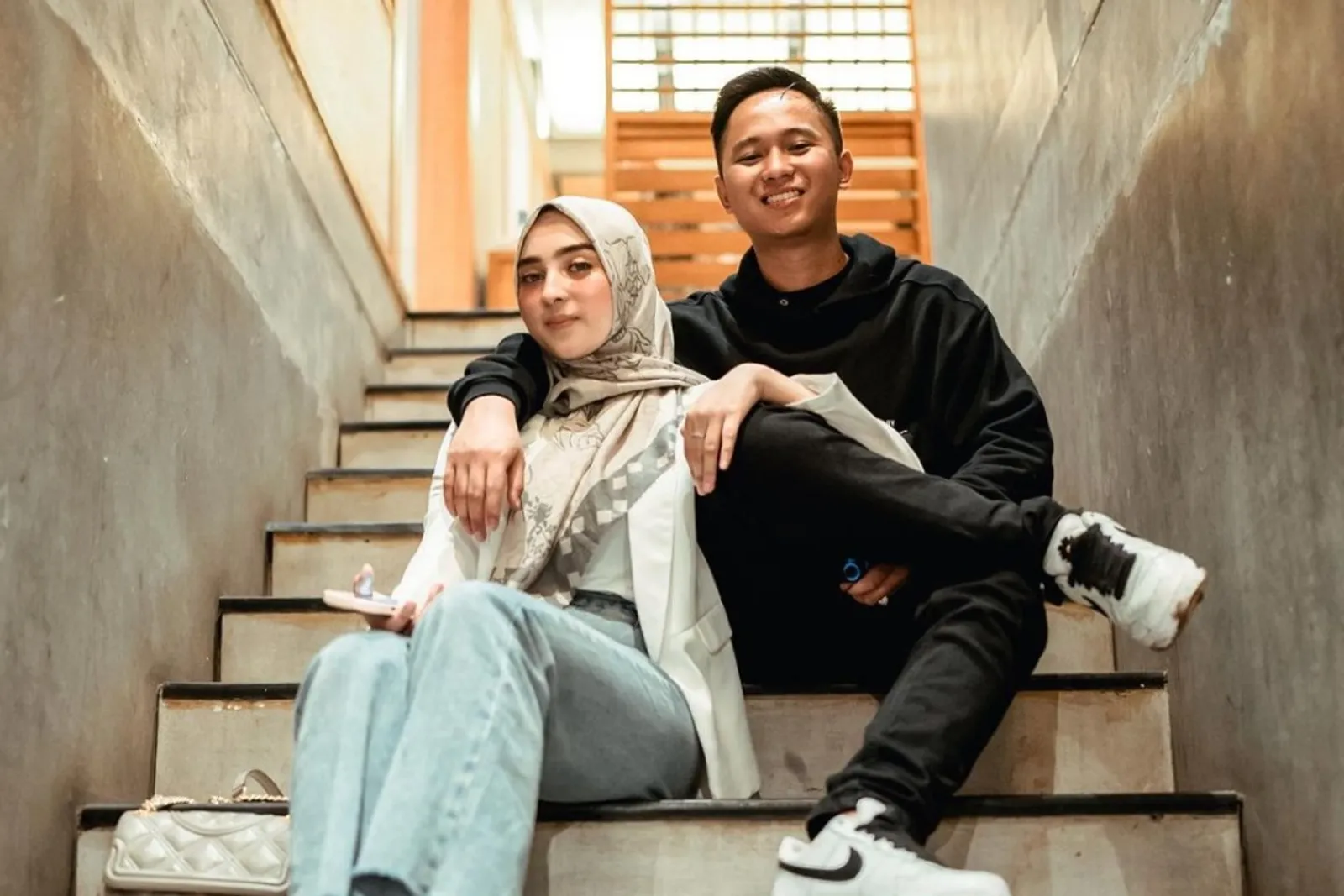 Diisukan Cerai, 9 Fakta Perjalanan Cinta Doni Salmanan & Dinan Fajrina