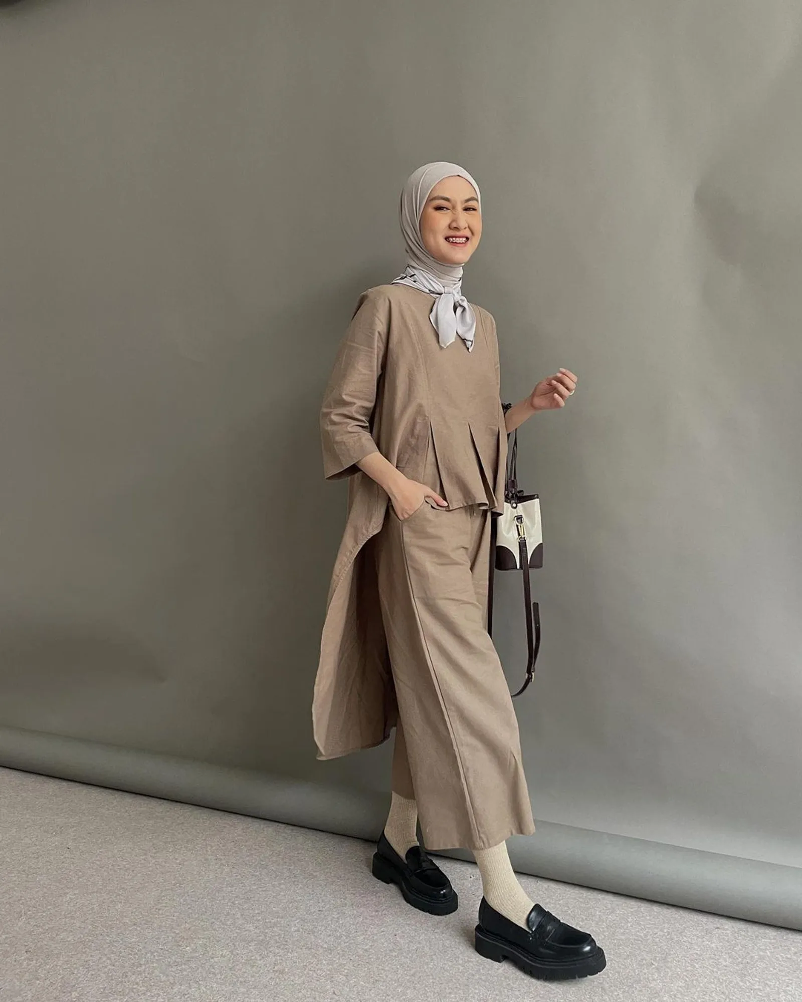 Rekomendasi Warna Hijab yang Cocok dengan Baju Milo