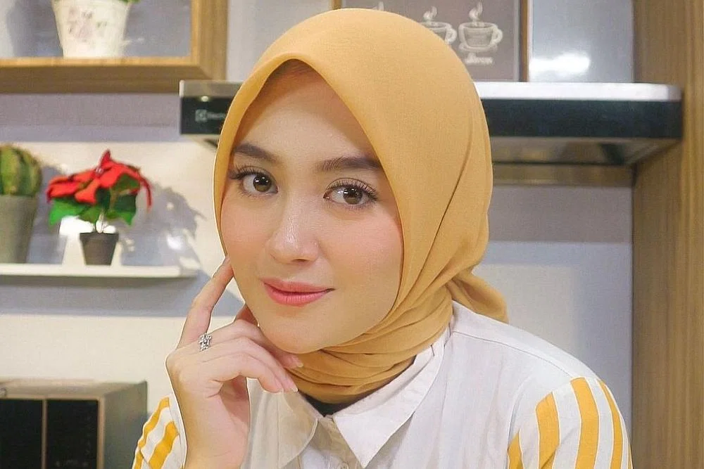 Belum 25 Tahun, 7 Artis Cantik Ini Mantap Kenakan Hijab 