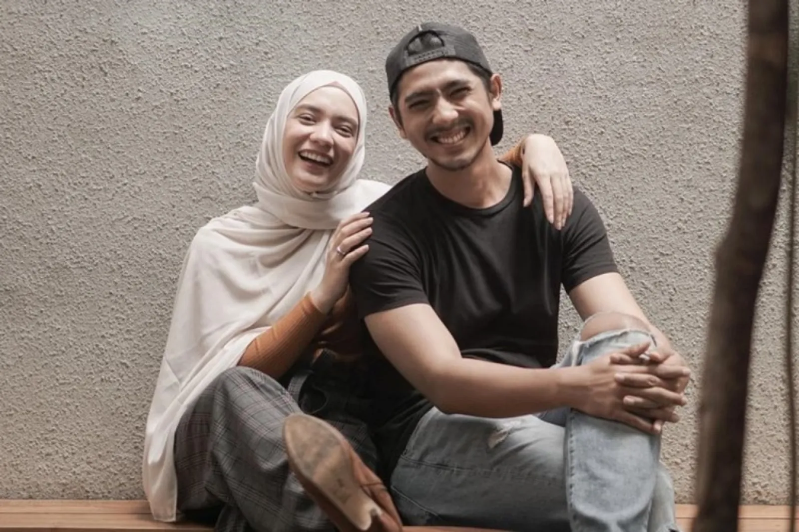 Jadi Mualaf, 10 Artis Ini Bahagia Jalani Ramadan Bareng Pasangan