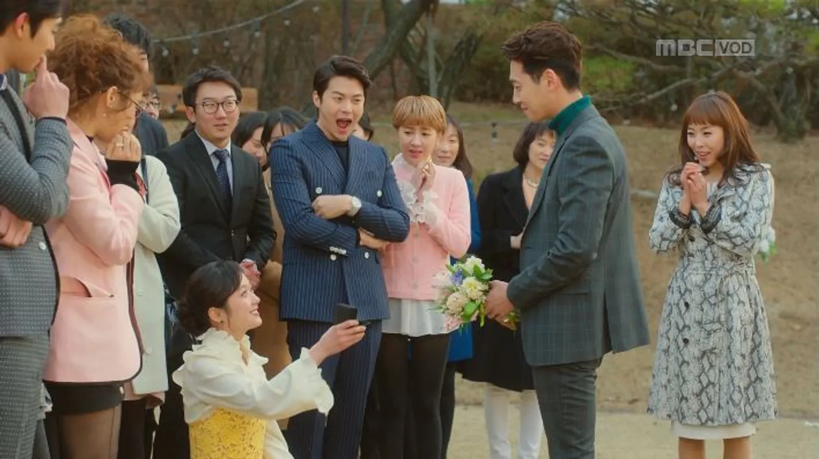 10 Momen Lamaran di Drama Korea Paling Romantis, Bikin Hati Meleleh!