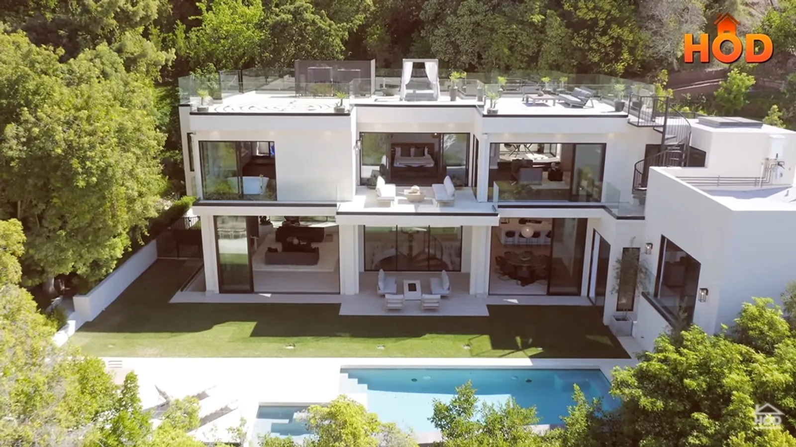 17 Potret Rumah Brooklyn Beckham di Beverly Hills Senilai Rp150 Miliar