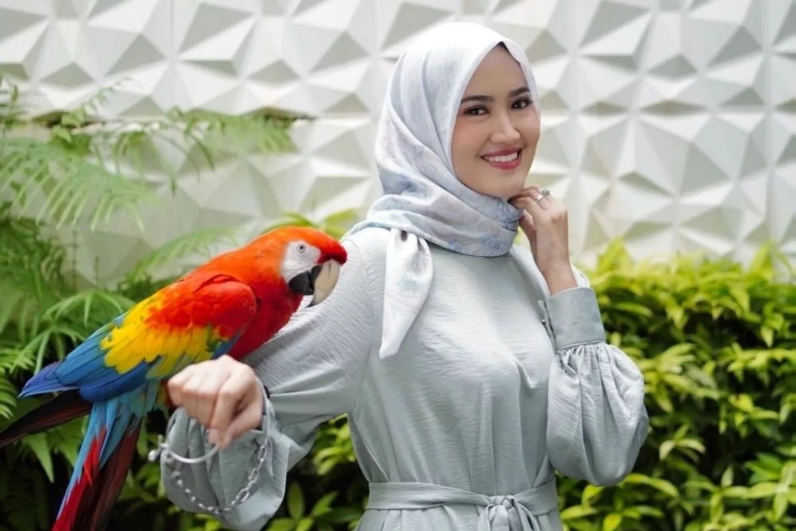 Deretan Mantan Pramugari Cantik yang Luluhkan Hati Artis Tanah Air