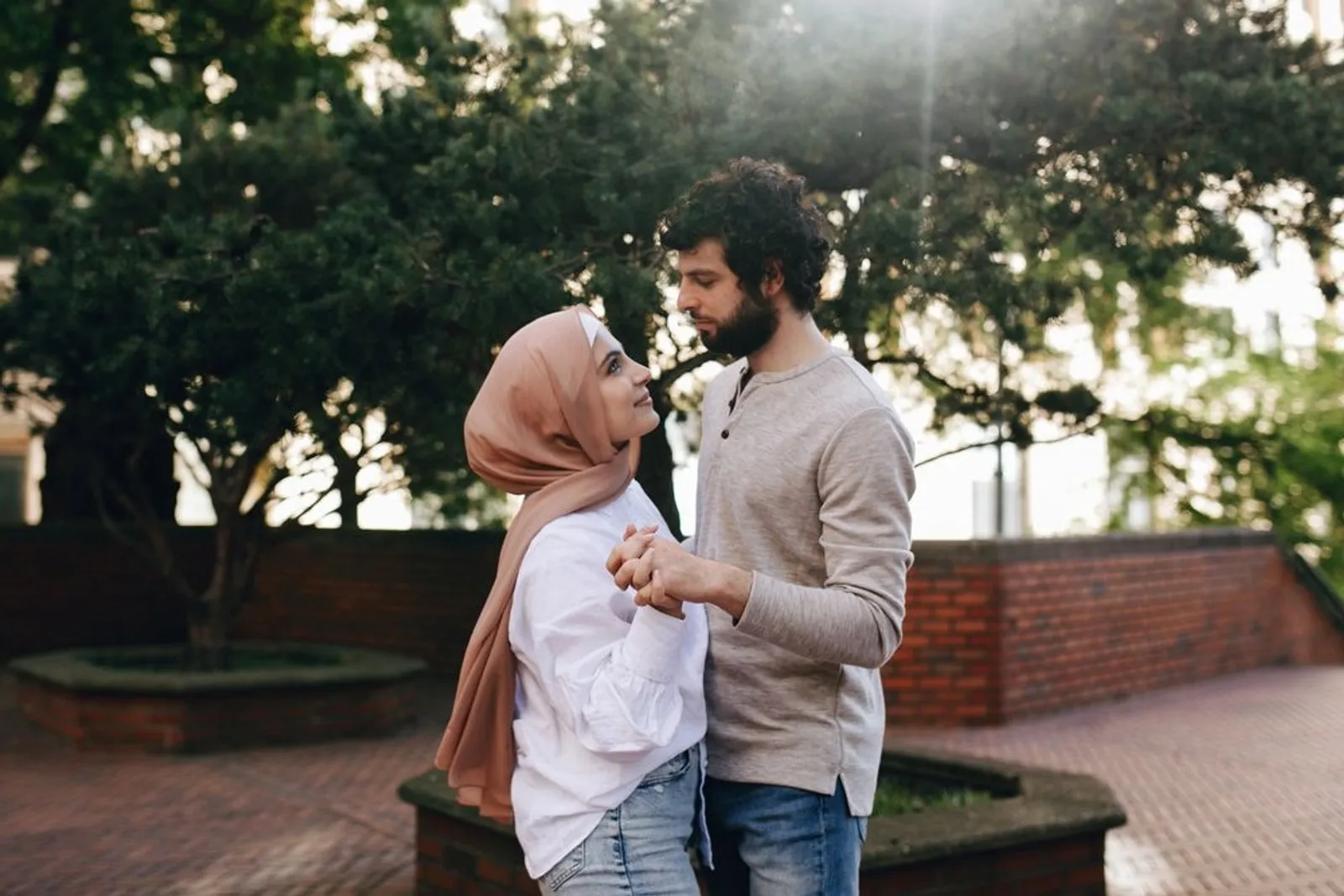 40 Kata-Kata Cinta Islami yang Menyentuh Hati dan Romantis