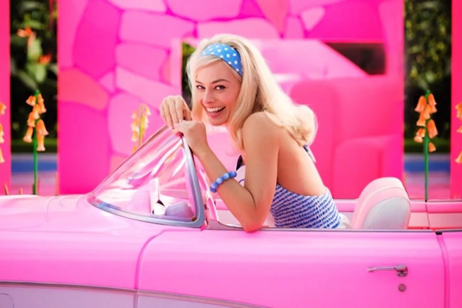 Potret Gemas Margot Robbie Tampil Layaknya Boneka Barbie
