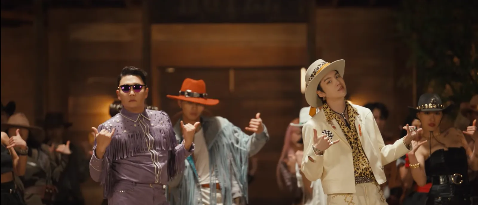 Sudah Rilis, Psy & Suga BTS Jadi Koboi Eksentrik Dalam MV "That That"