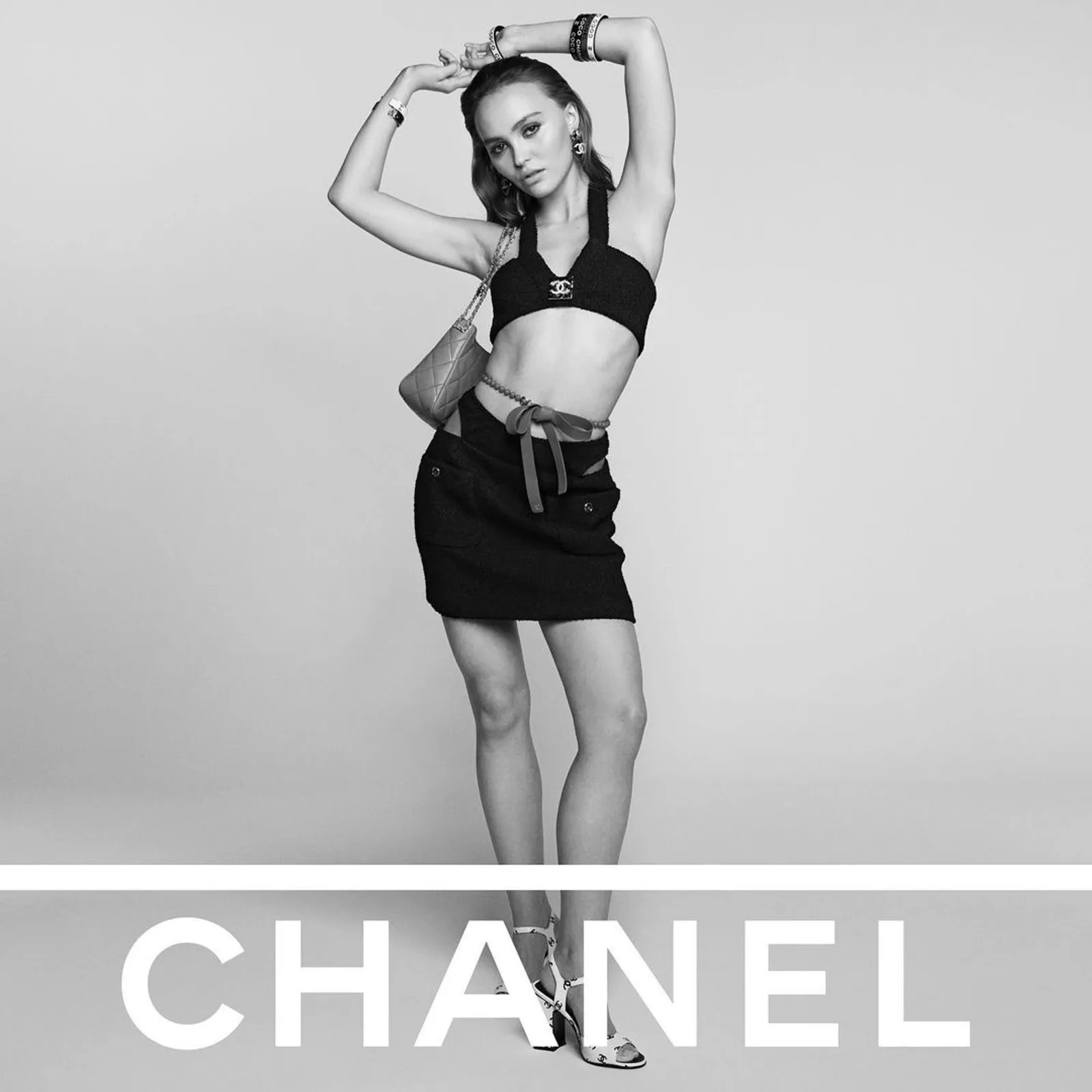 Duta Chanel, Intip Gaya Lily-Rose Depp di Kampanye Fashion Mewah