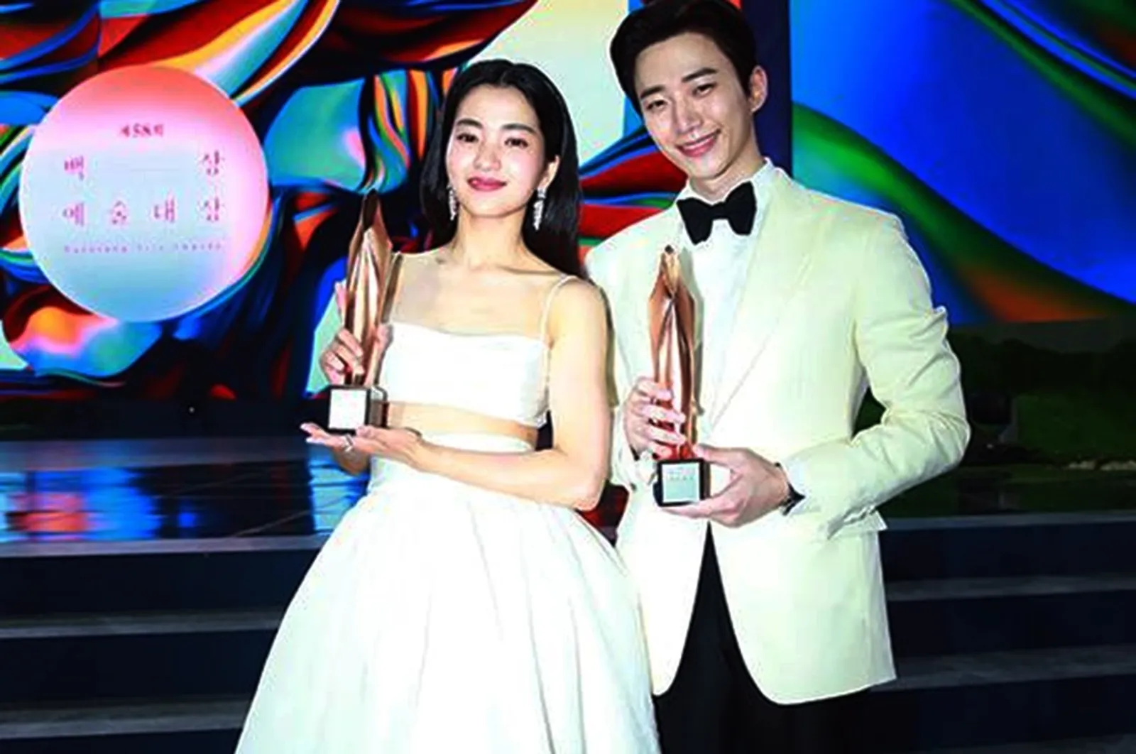 Daftar Pemenang Baeksang Arts Award 2022, Kim Tae Ri Sabet 2 Trofi!