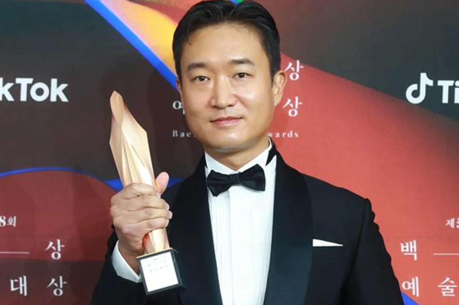 Daftar Pemenang Baeksang Arts Award 2022, Kim Tae Ri Sabet 2 Trofi!