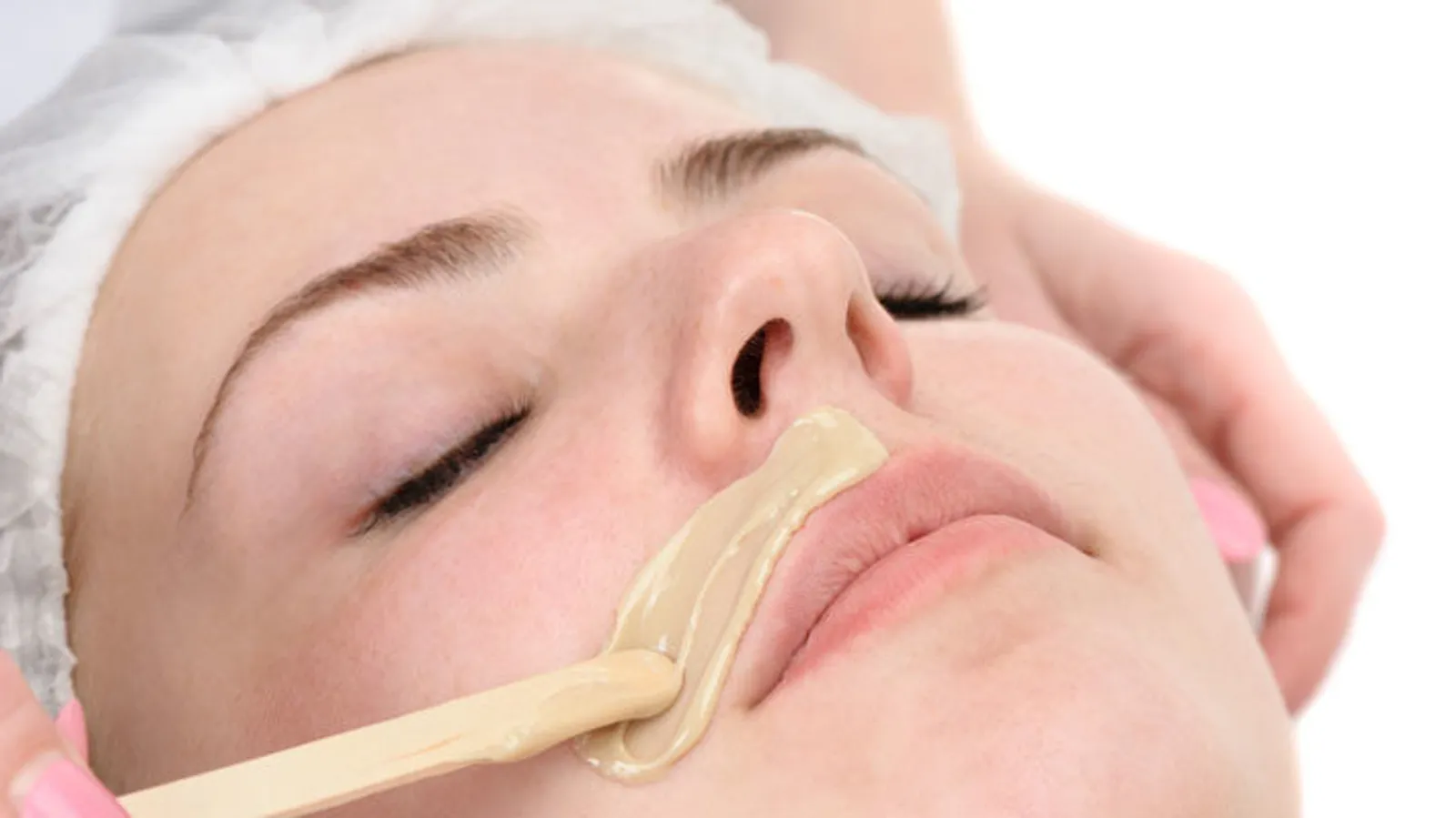 6 Cara Efektif Menghilangkan Bulu Halus di Wajah 