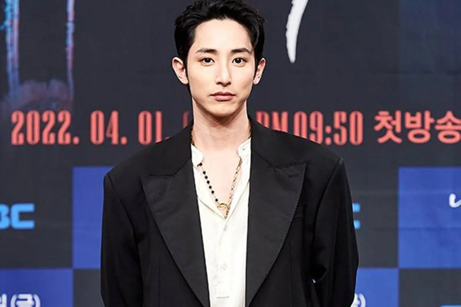 Puluhan Tahun Jadi Aktor, Karier Lee Soo Hyuk Dianggap Kurang Bersinar