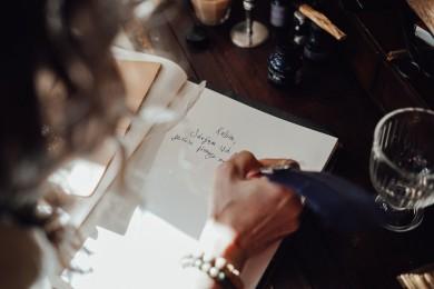 9 Surat Kocak Suami Istri, Isi Pesan Bikin Ngakak
