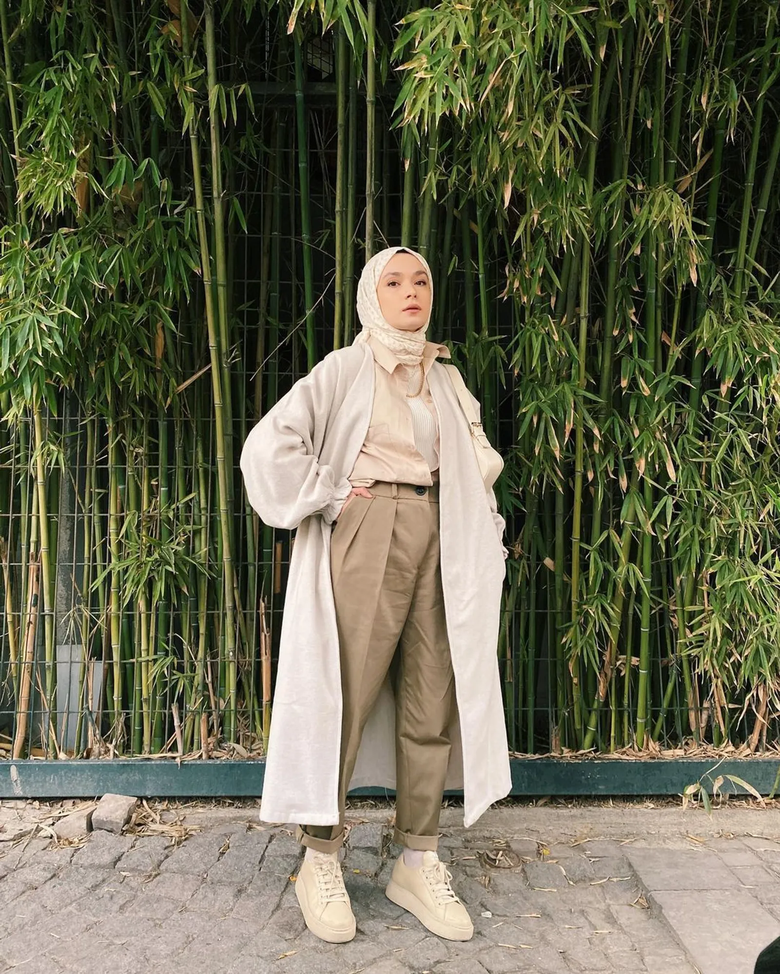 Ide Padu-padan Outfit Hijab dengan Nuansa Earth Tone