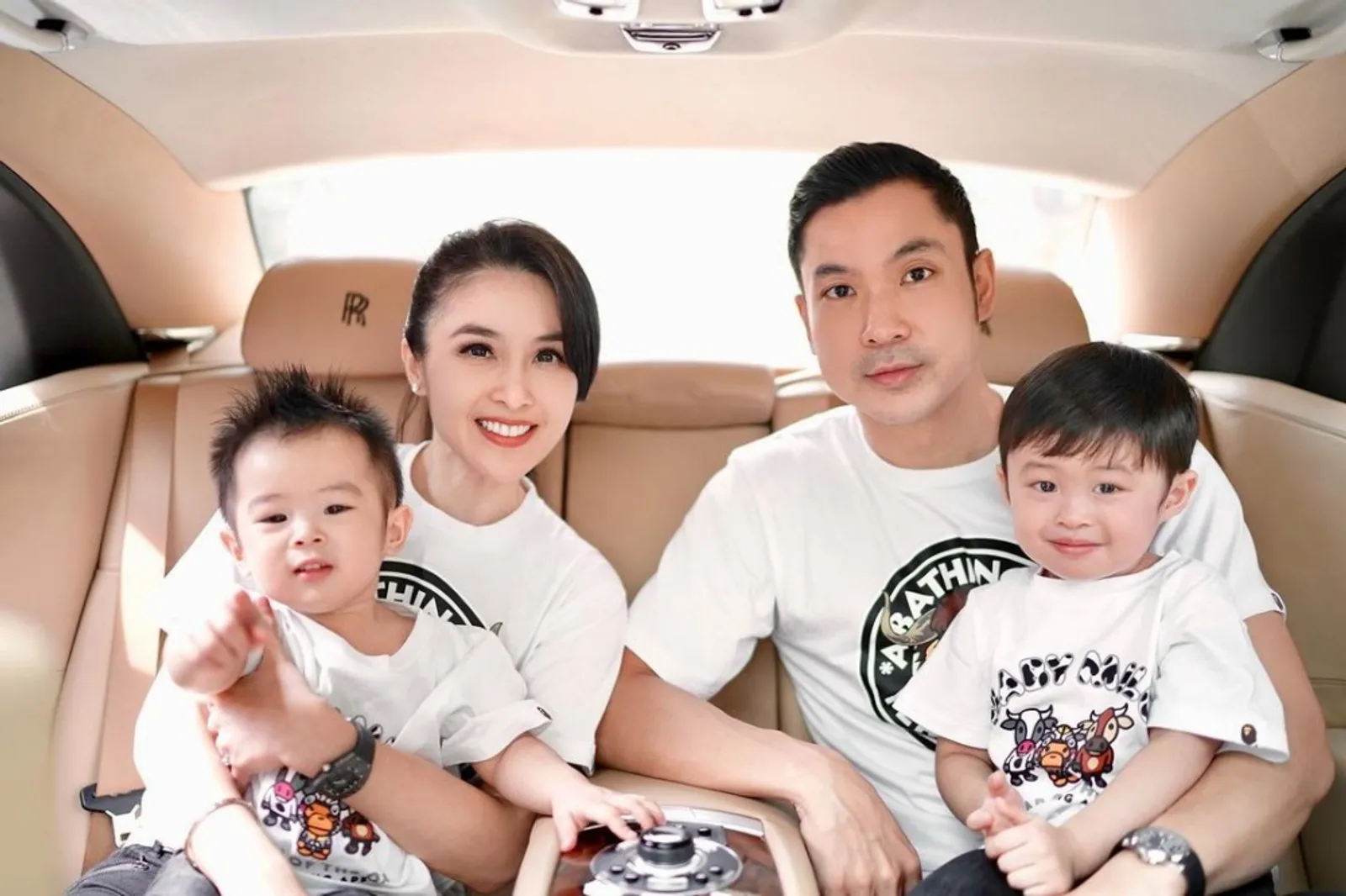9 Hal yang Bikin Harvey Moeis Jadi Suami Idaman Bagi Sandra Dewi