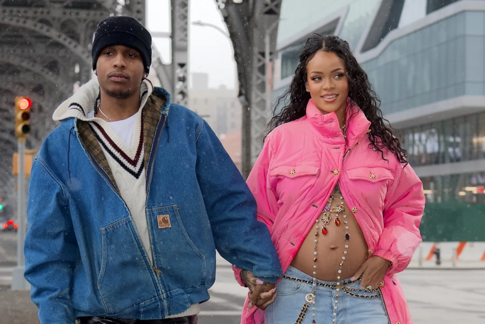 Rihanna Melahirkan Didampingi A$AP Rocky, Ini 5 Faktanya