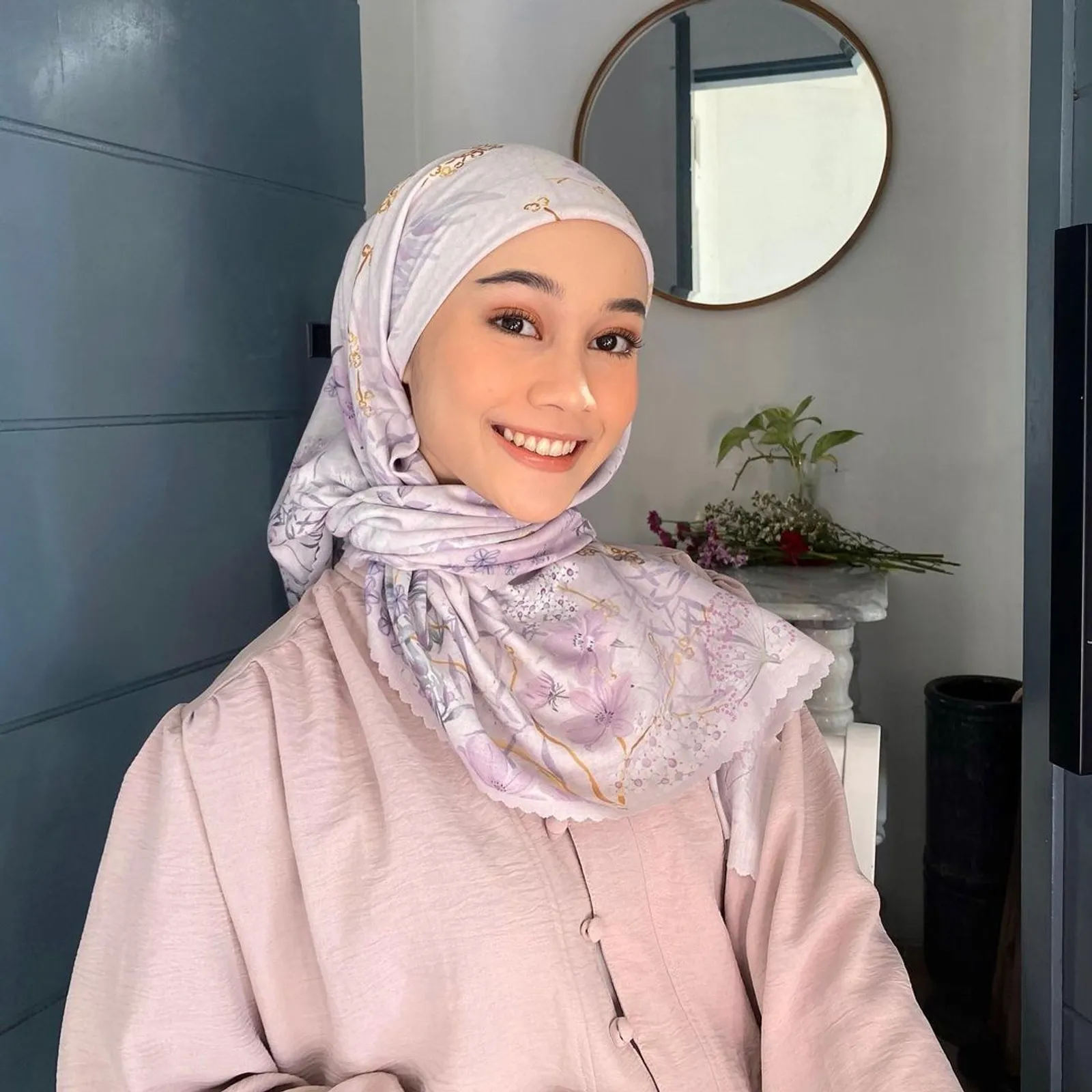 Ide Gaya Hijab Simpel Tanpa Jarum Pentul