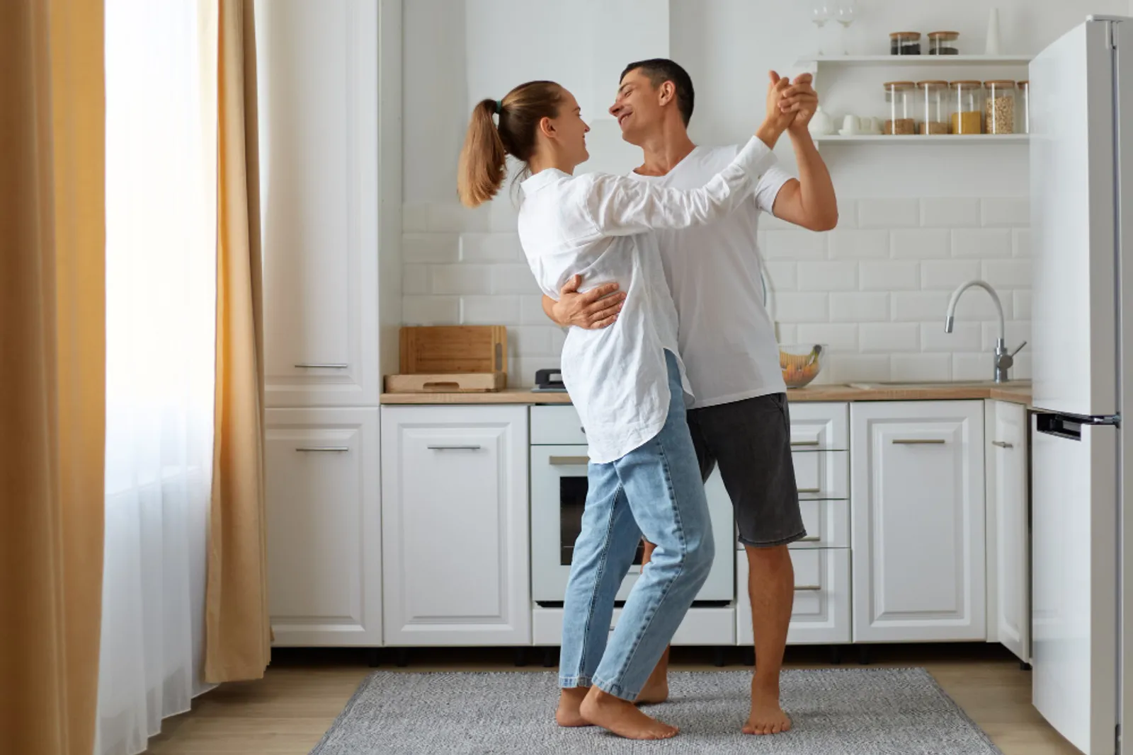 7 Tips Mencari Perhatian Pasangan dengan Cara yang Sehat