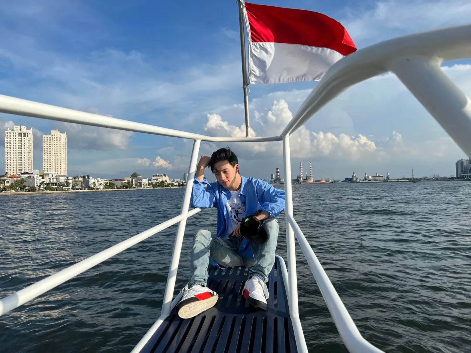 Makin Melokal, Intip Potret Keseruan NCT Dream Nikmati Jakarta