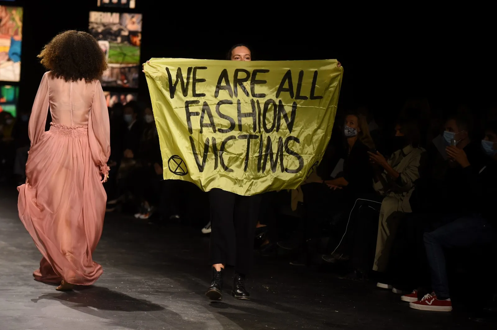Aksi Protes dan Rusuh Paling Viral di Ajang Fashion Sepanjang Masa