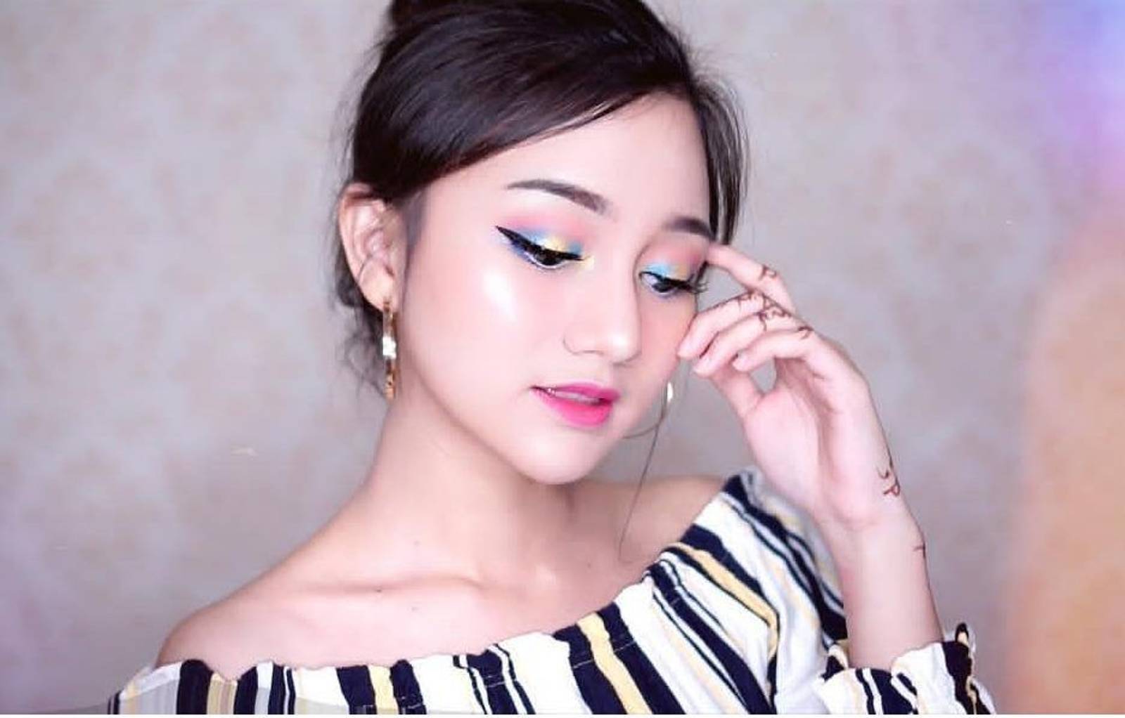 5 Gaya Makeup ala Nanda Arsyinta, Glowing Abis!