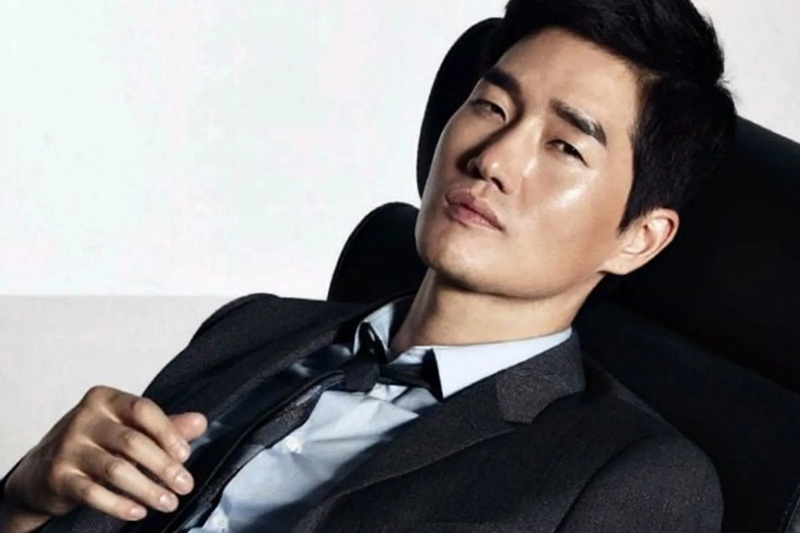 Jadi Profesor di 'Money Heist: Korea', Ini 8 Fakta Yoo Ji Tae