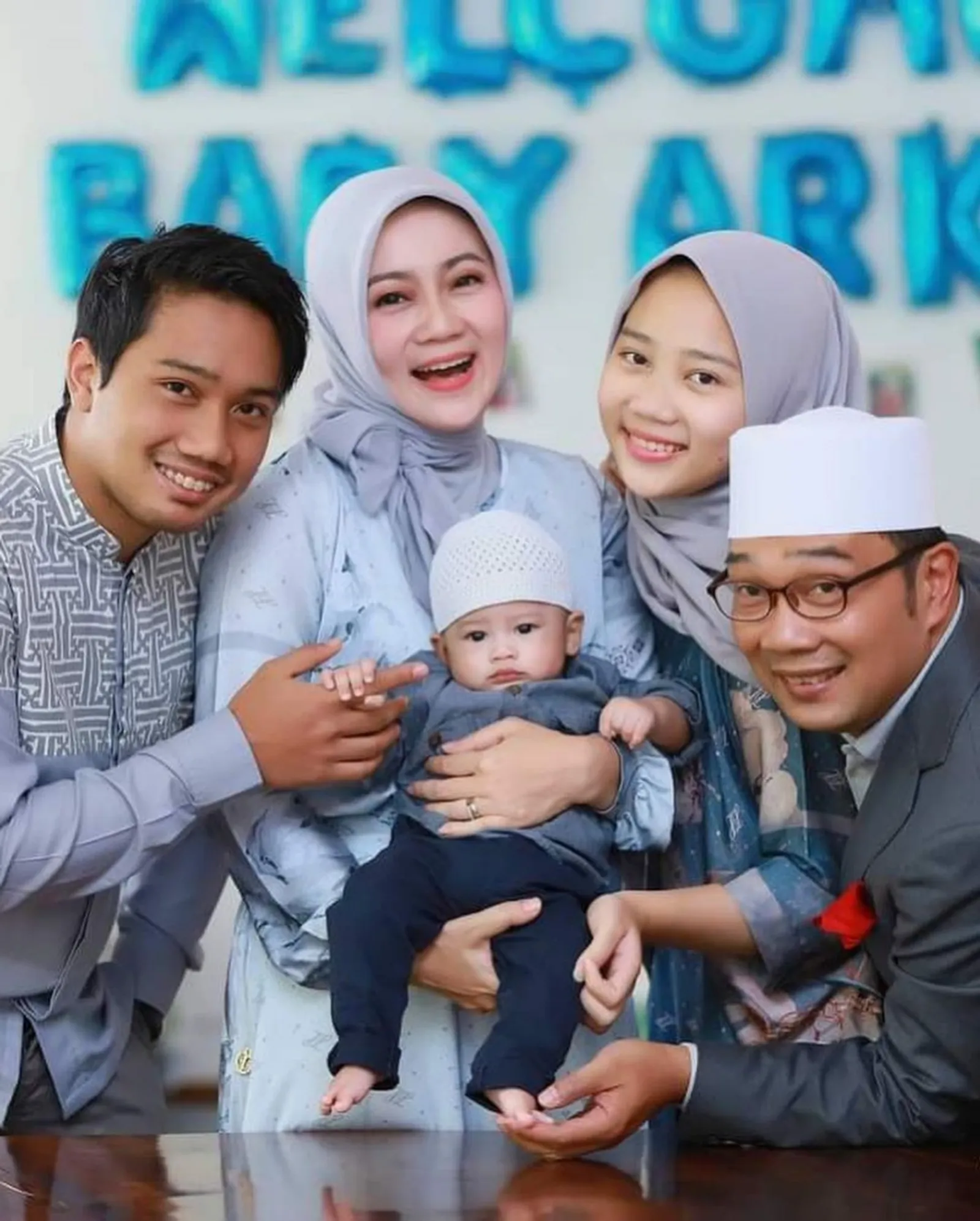 Anak Ridwan Kamil Ditemukan, Ini 7 Potret Hangat Keluarganya