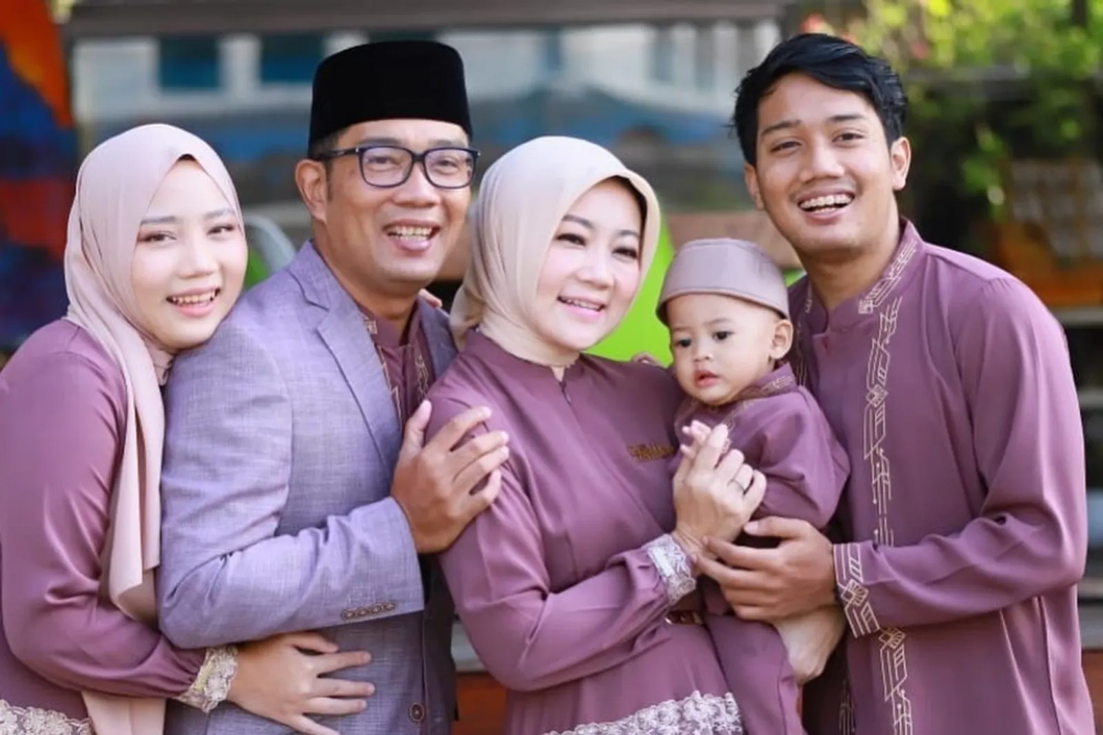 Anak Ridwan Kamil Ditemukan, Ini 7 Potret Hangat Keluarganya