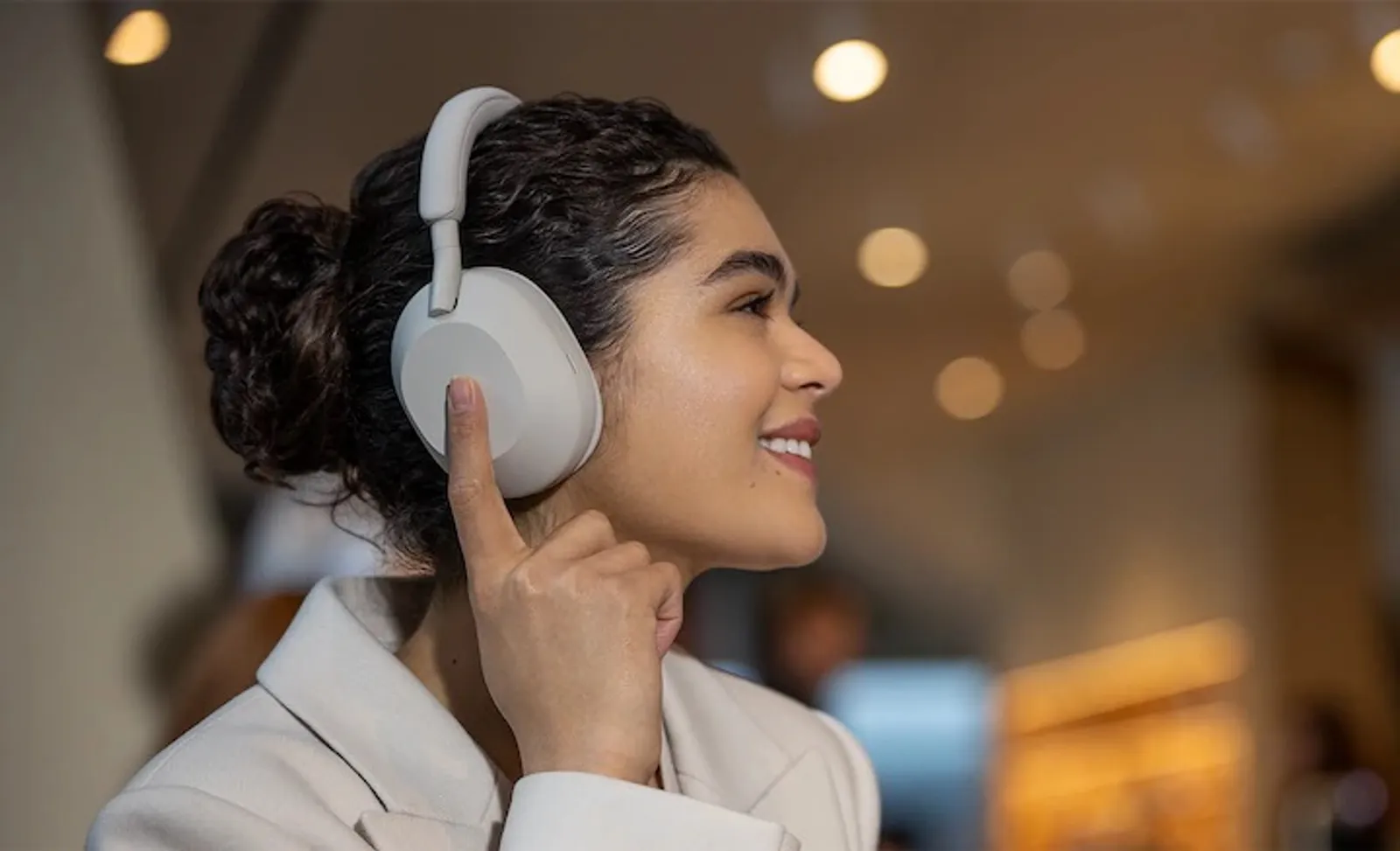 Baru! Dua Headphone Sony Ini Bisa Redam Suara Berisik