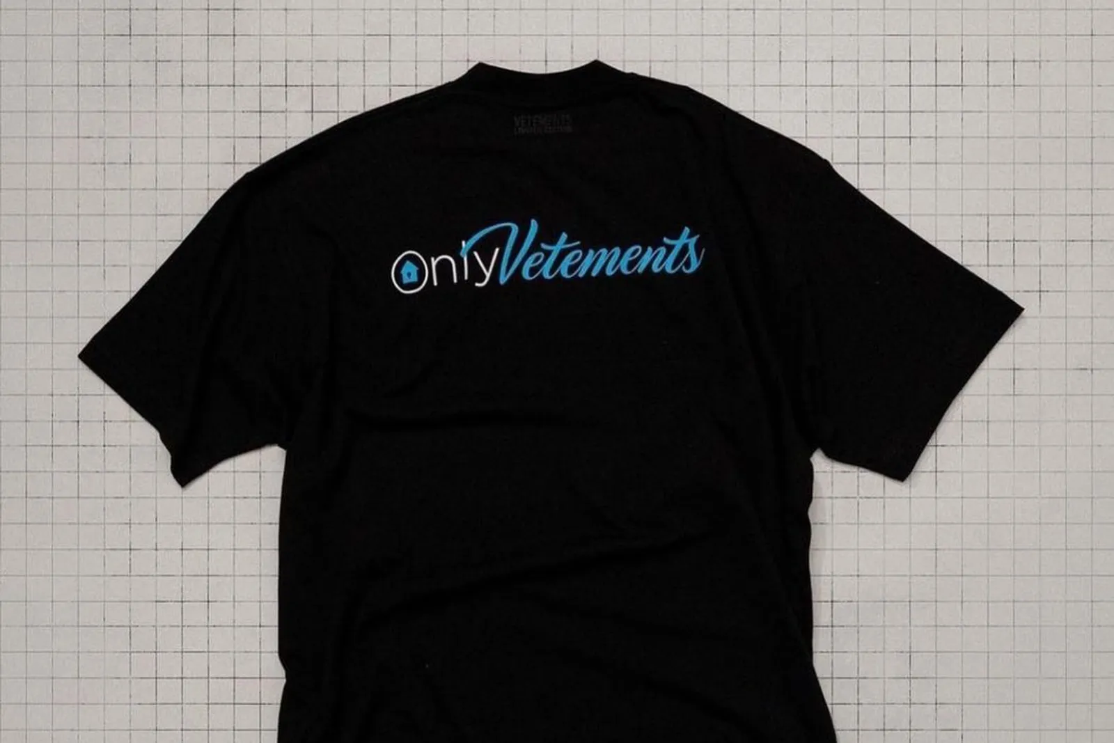 Brand VETEMENTS Rilis T-Shirt Terinspirasi dari Situs Porno