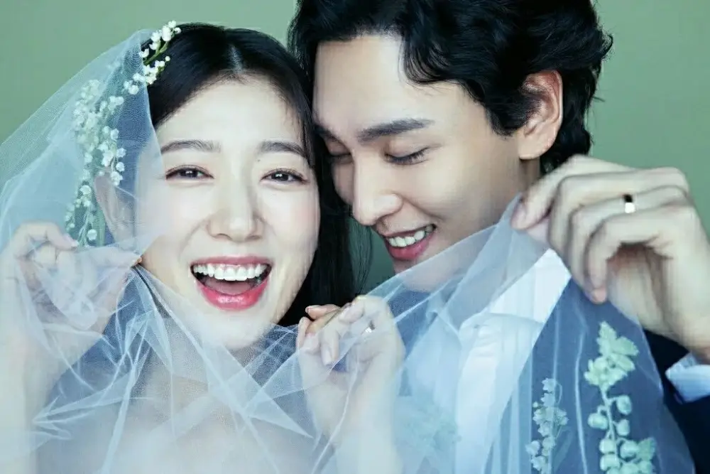 Didampingi Choi Tae Joon, Park Shin Hye Melahirkan Anak Pertama