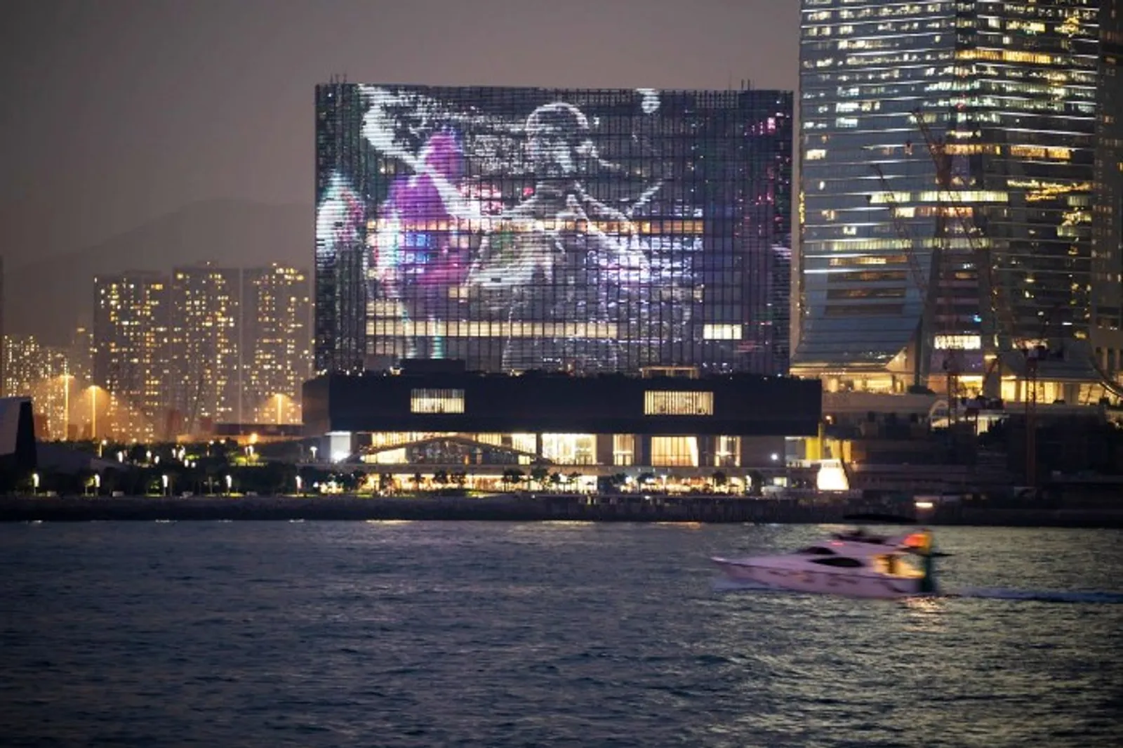 Pameran Karya Seni Penuh Fusi, Art Basel Hong Kong Kembali Lagi!