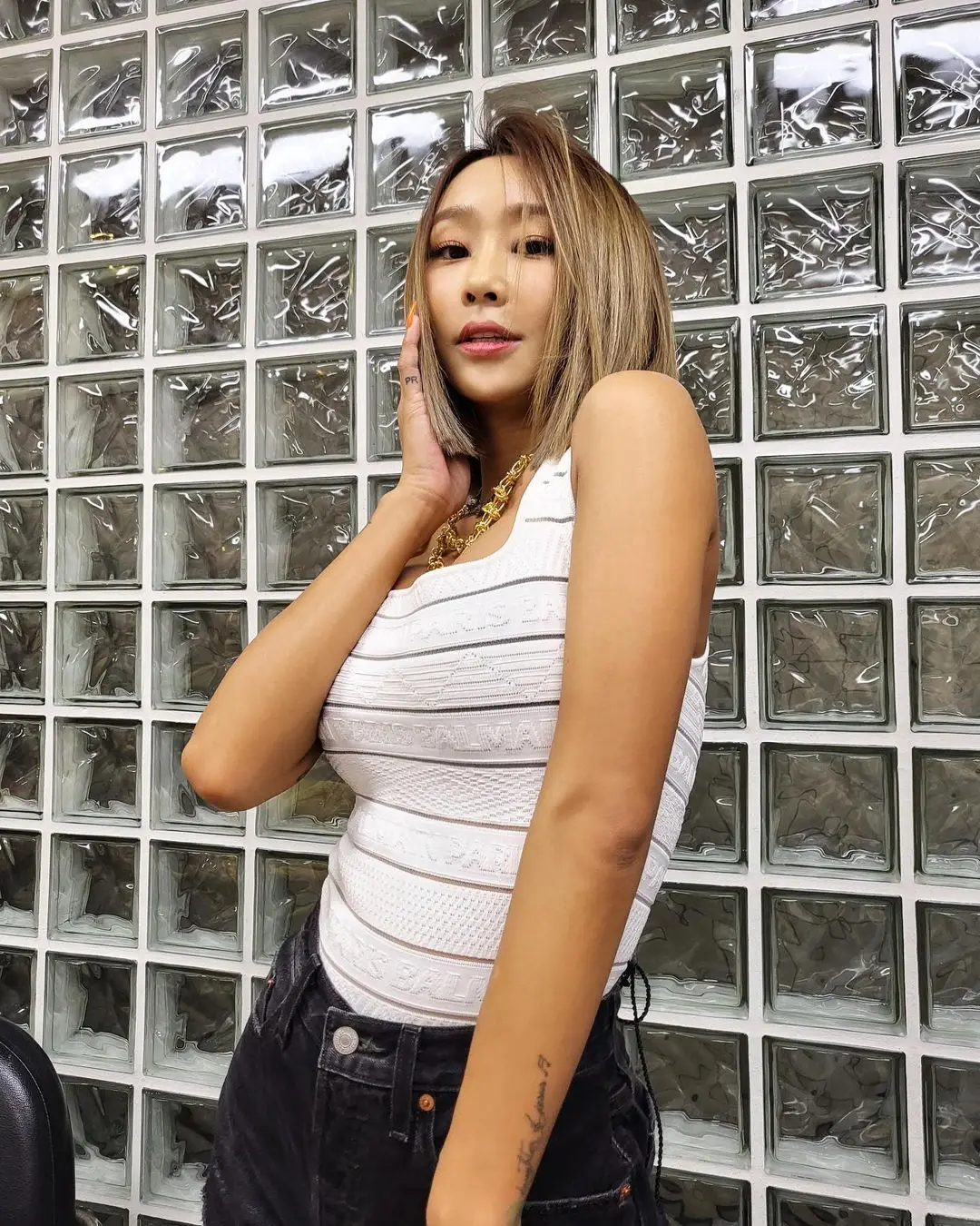 Hobi Pamer Tato di Perut, Hyolyn Tampilkan Aura Seksi