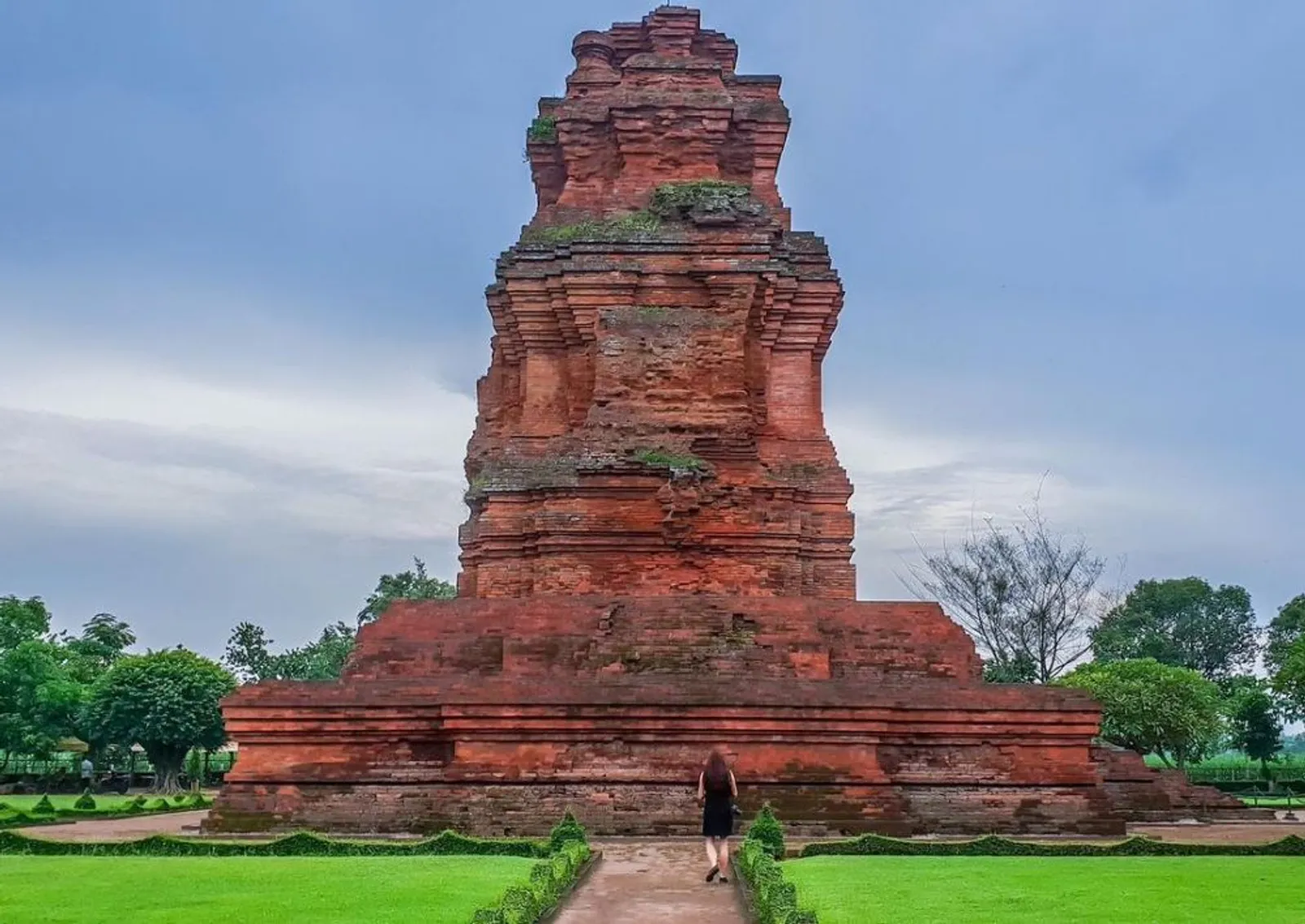 7 Destinasi Wisata Candi di Indonesia Selain Candi Borobudur