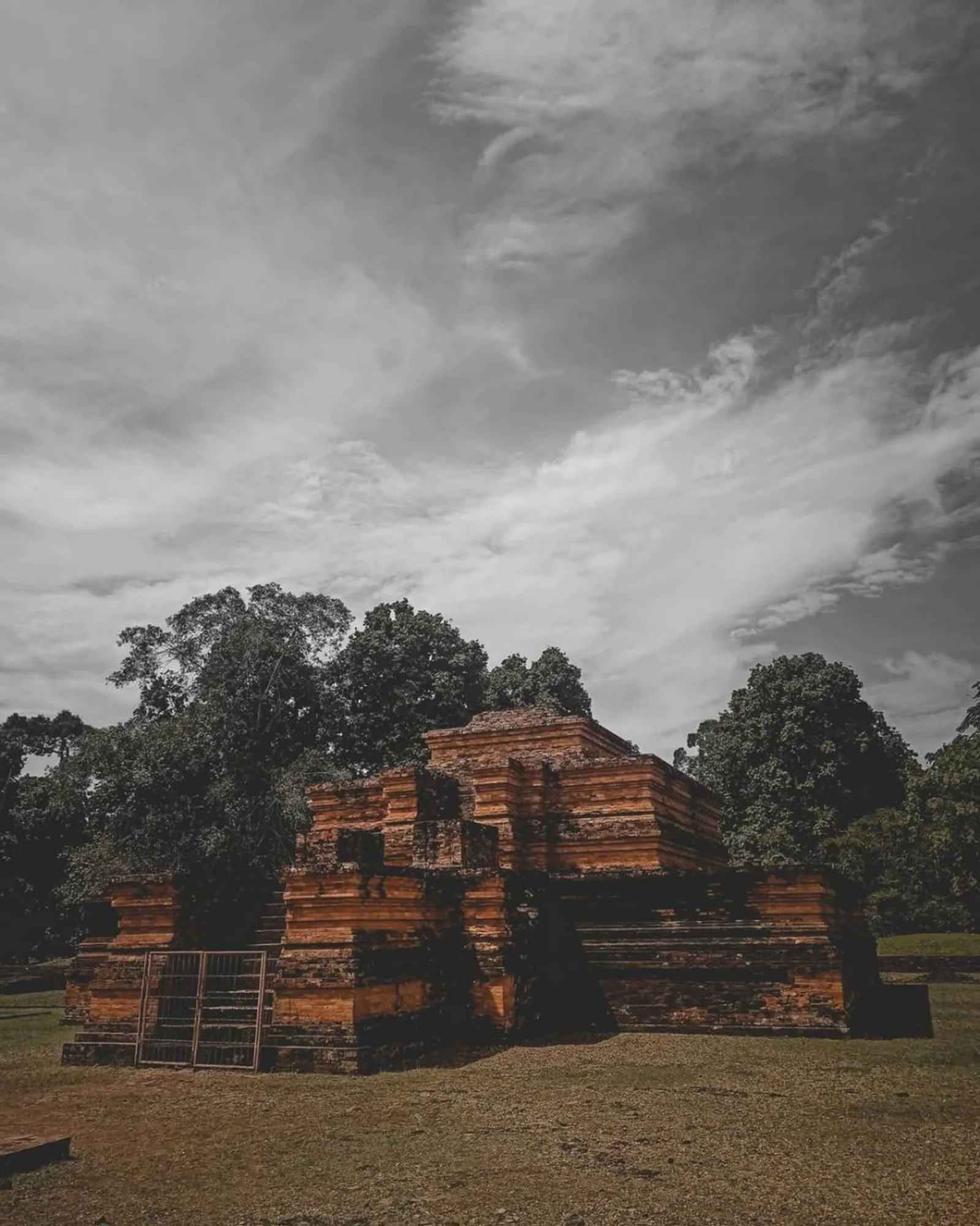 7 Destinasi Wisata Candi di Indonesia Selain Candi Borobudur